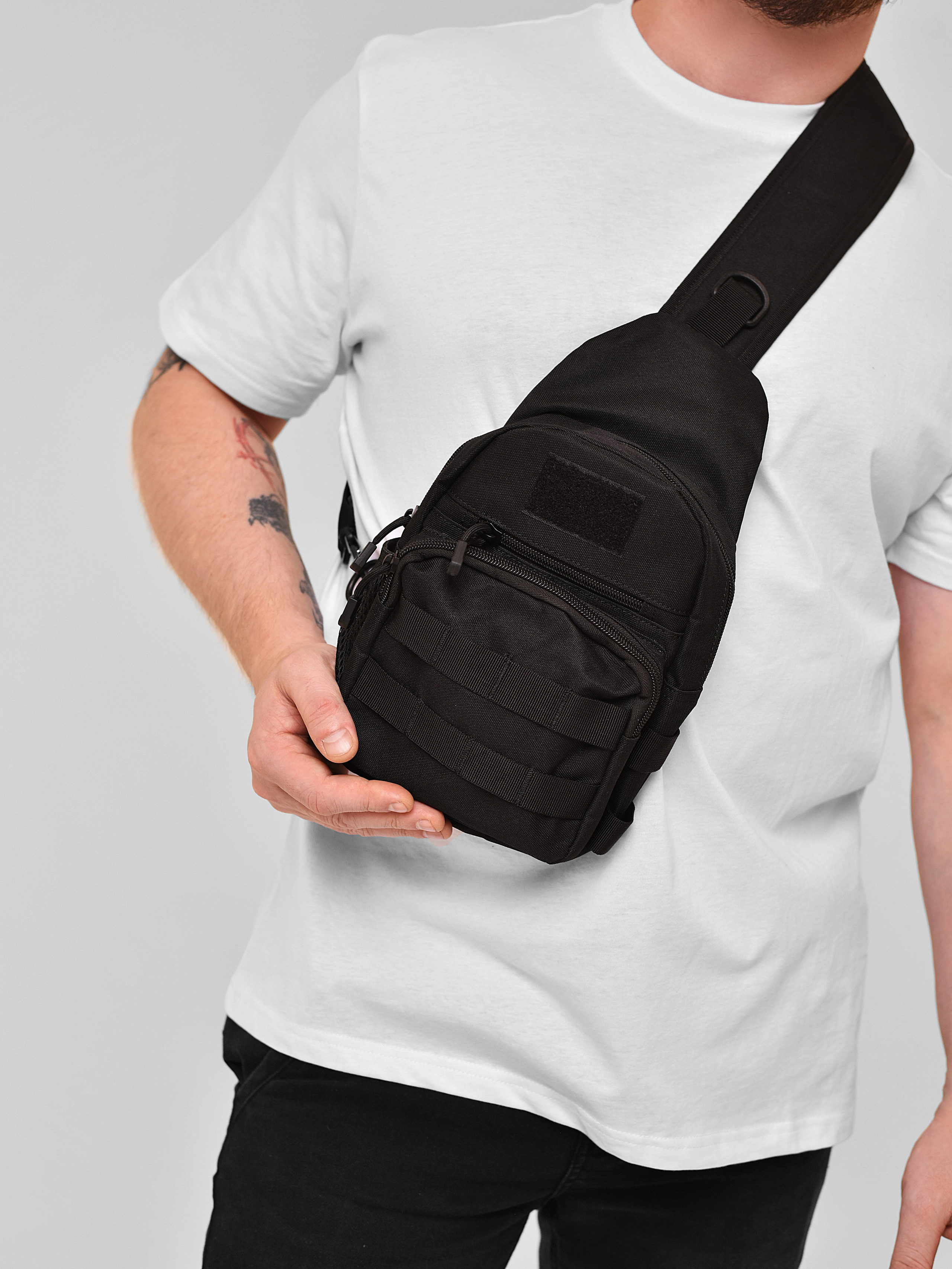 Кейс «Мужские сумки» для маркетплейсов. Фотограф Таина Комбарова