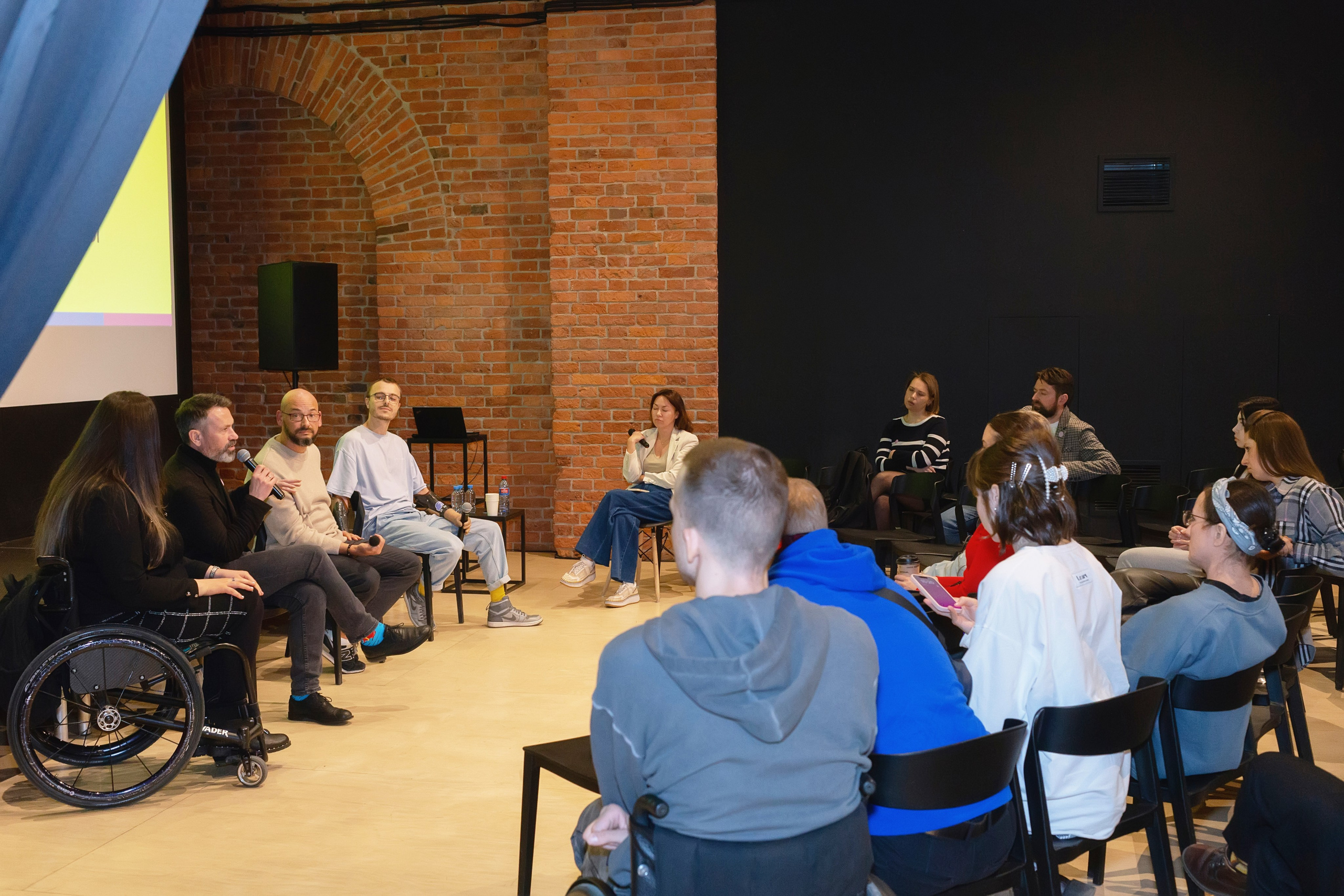 Фотосъемка дискуссии в Новой Голландии СПБ Публичное мероприятие. Портретные фотосессии, контент-съемки, репортаж