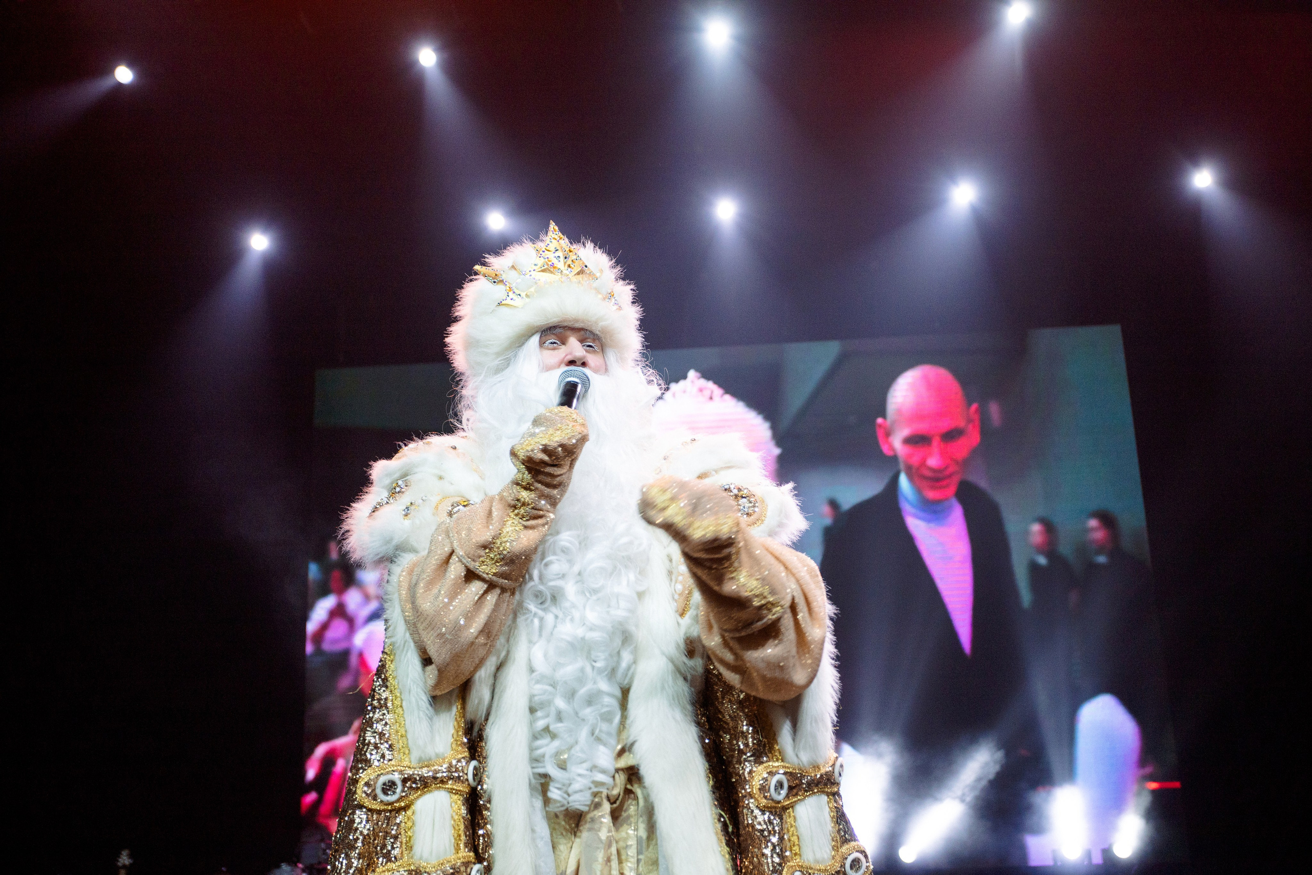 РЕПОРТАЖ: НОВЫЙ ГОД В ДК МЕТАЛЛУРГ. Профессиональный фотограф в Ижевске Леша Петров