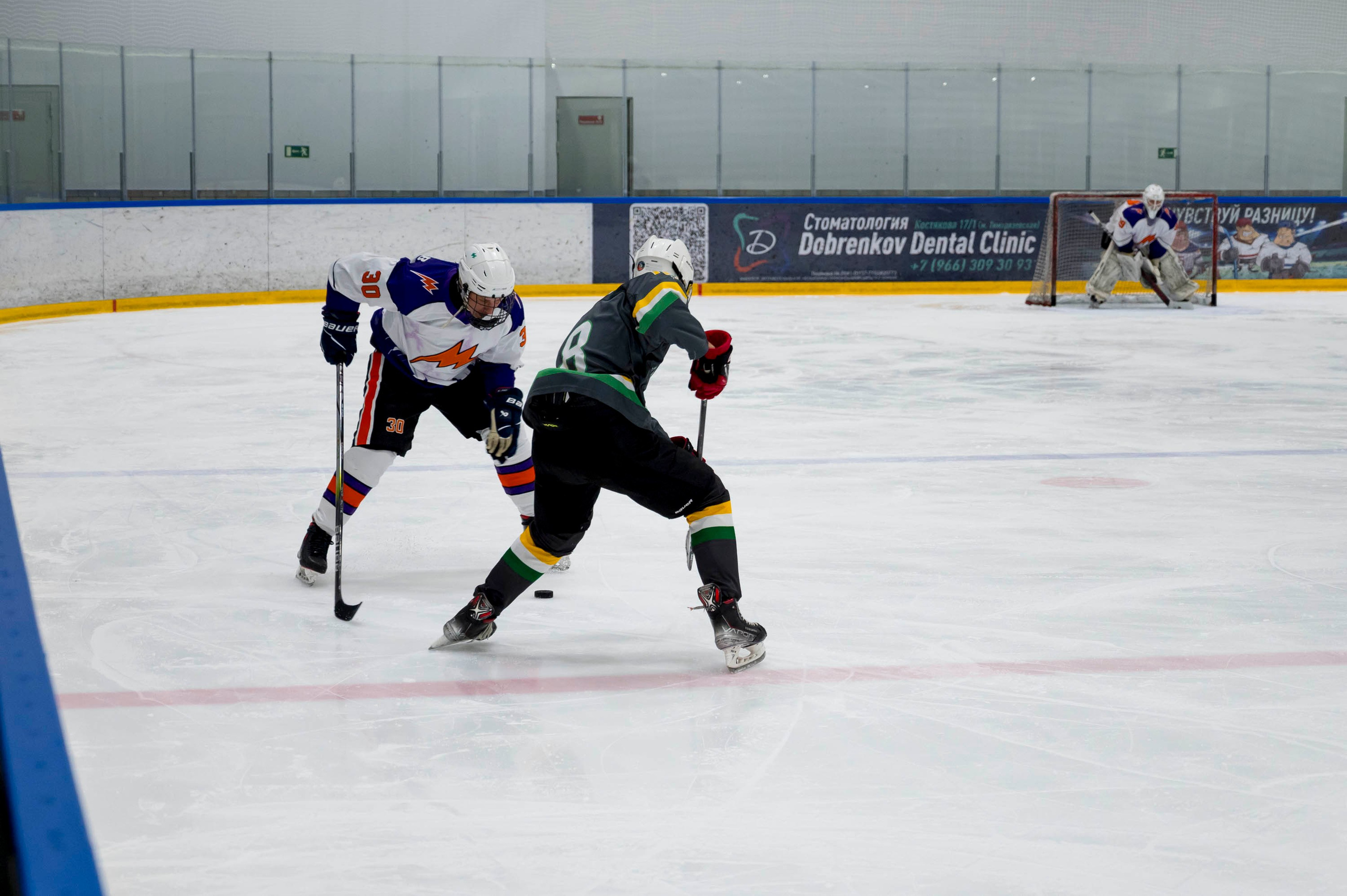 Хоккейный матч корпоративной команды Зарубежнефть. Репортажный фотограф и видеограф Слава Думчев. Тимбилдинги, отчетники, корпоративы