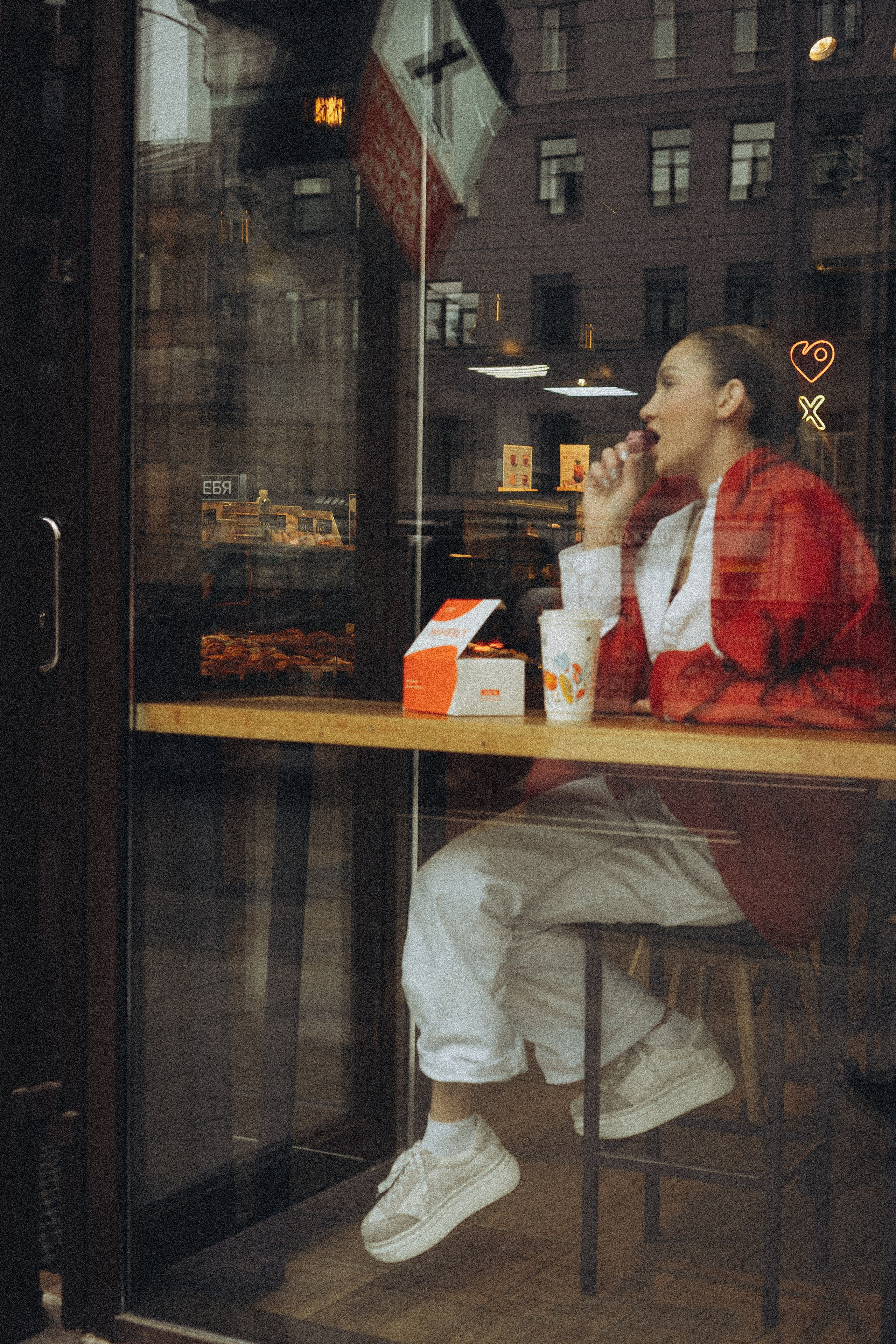 МЫ ГУЛЯЛИ ПРО КРЫШАМ ПИТЕРА. Профессиональный фотограф, Санкт-Петербург — Виктория Богомолова