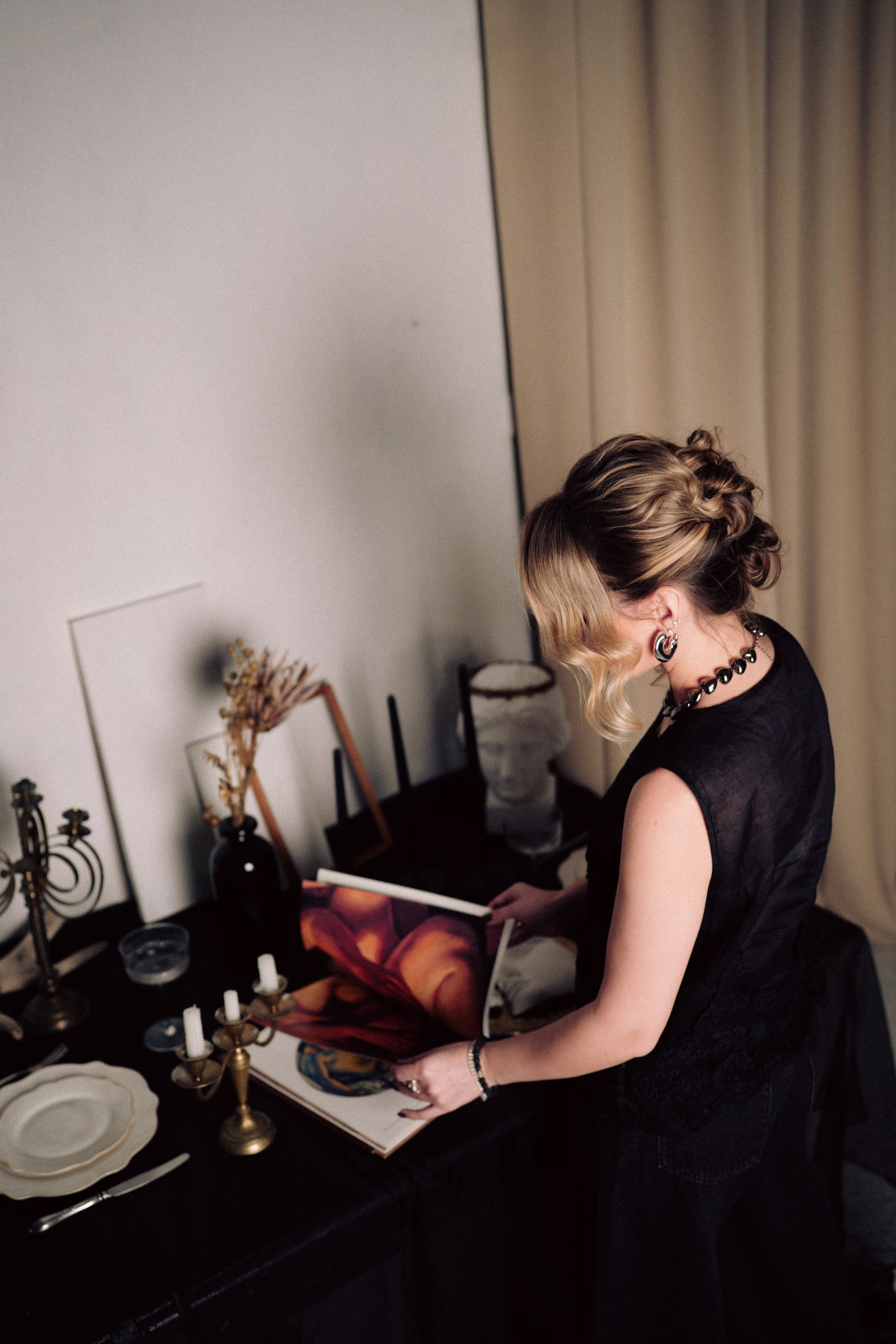 НОВОГОДНЯЯ ФОТОСЕСИИЯ В СТУДИИ ДЛЯ ДЕВУШКИ И ПРОГУЛКА ПО ЧЕРНЫШЕВСКОЙ. Профессиональный фотограф, Санкт-Петербург — Виктория Богомолова