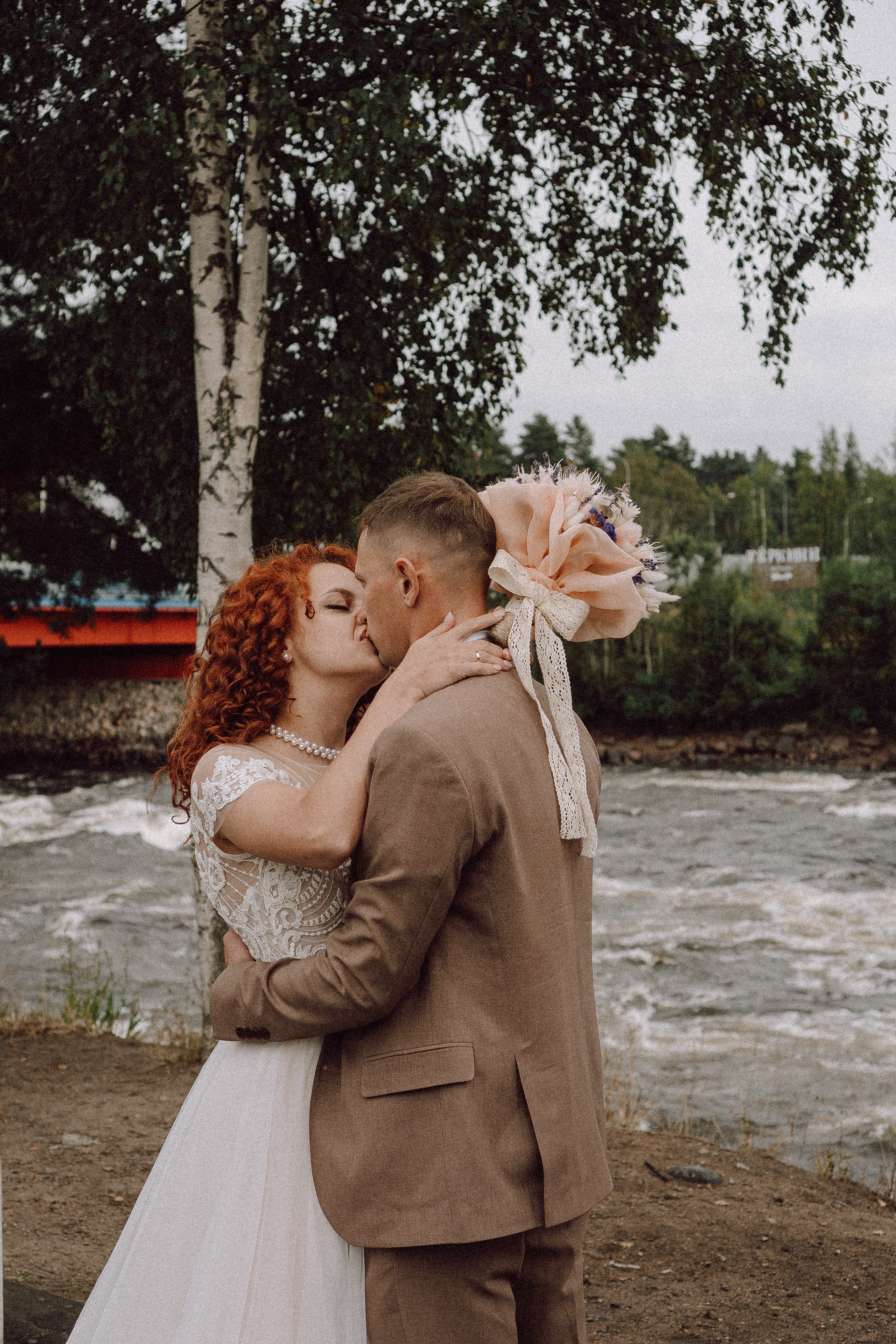 СВАДЕБНАЯ ФОТОСЕССИИЯ ПАРЫ В ГОРОДЕ ПРИОЗЕРСК В СОСНОВОМ ЛЕСУ И С ПИКАПОМ. Профессиональный фотограф, Санкт-Петербург — Виктория Богомолова