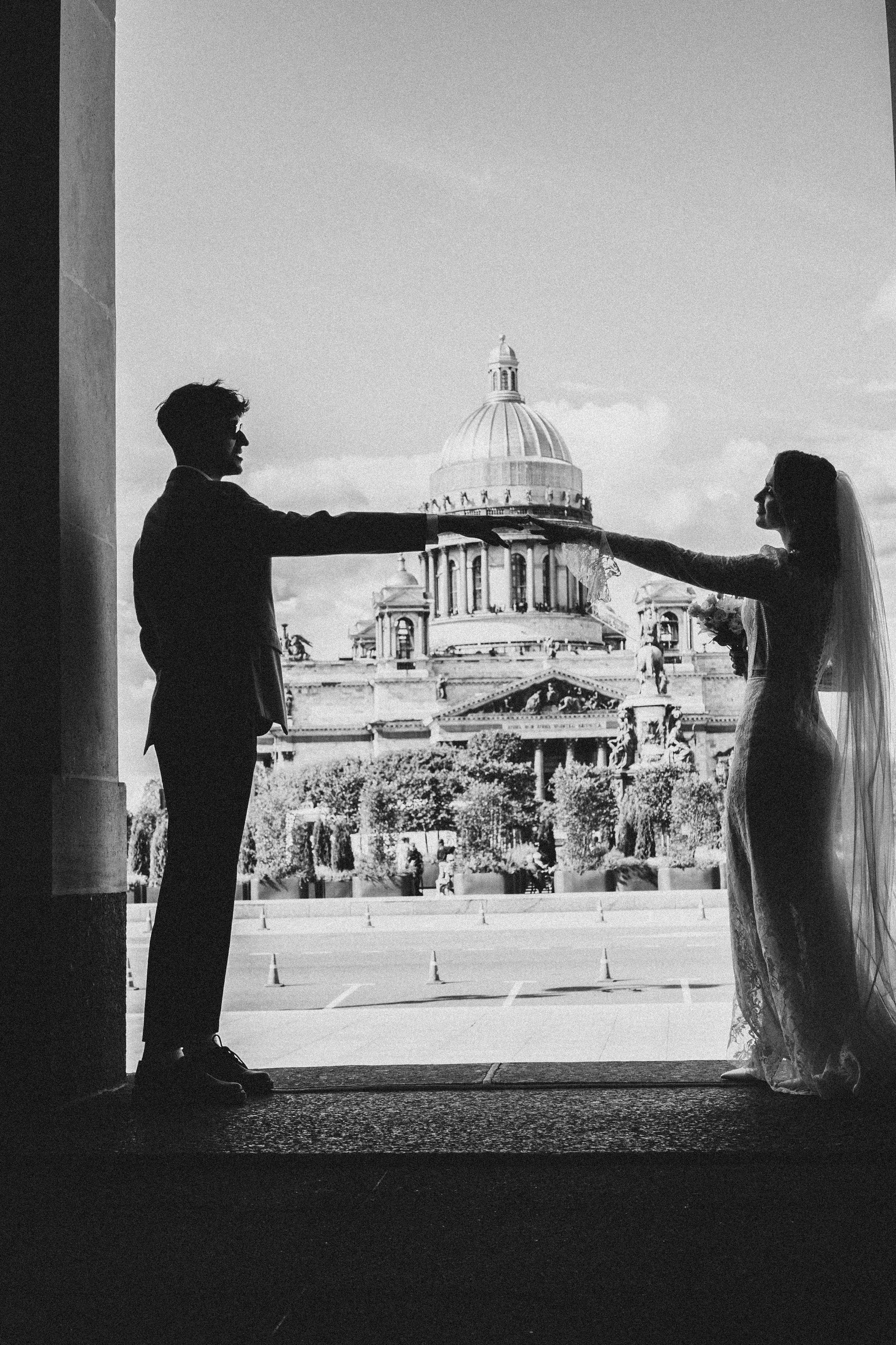 СВАДЕБНАЯ ПРОГУЛКА ВОЗЕ ИСАИКЕВСКОГО СОБОРА АСТОРИИ И ЗАКОНОДАЛЕТНОГО СОБРАНИЯ. Профессиональный фотограф, Санкт-Петербург — Виктория Богомолова