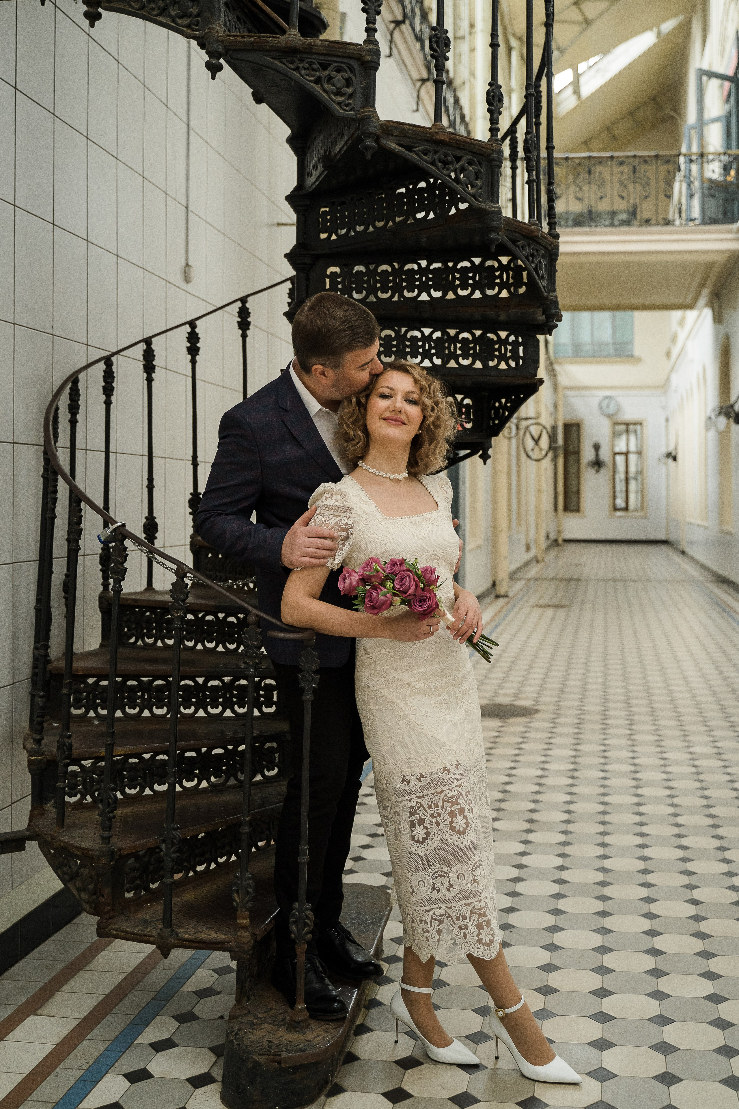 Свадебная фотосессия на Витебском вокзале. Свадебный и семейный фотограф в Пушкине и Санкт-Петербурге Мария Филиппова