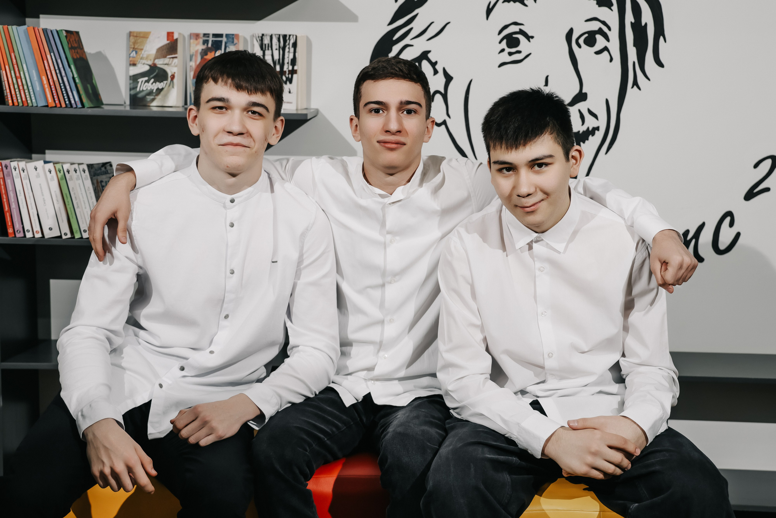 Школьные. Фотограф свадебный, репортажный, индивидуальный, фото для маркетплейсов, брендов, автосалонов