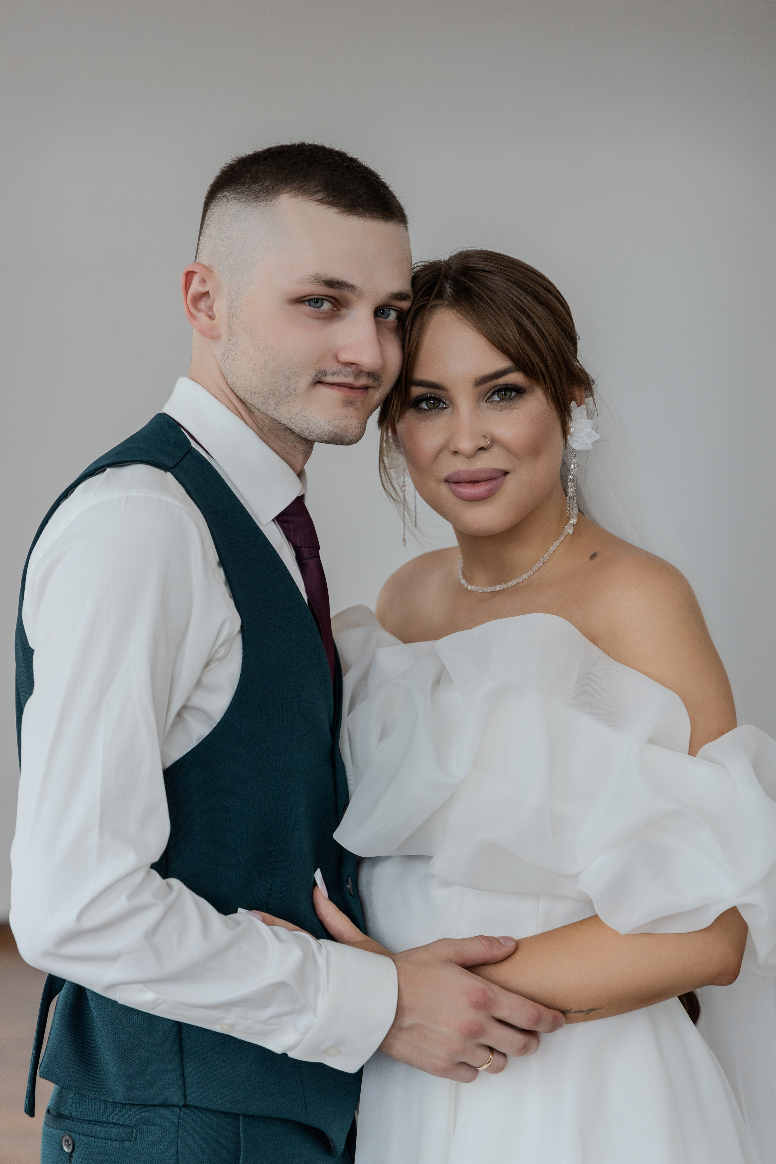 Vladislav & Daria. Фотограф свадебный, репортажный, индивидуальный, фото для маркетплейсов, брендов, автосалонов