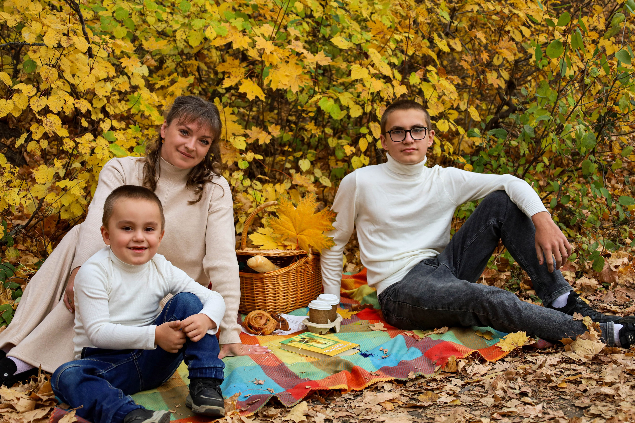 осенняя фотосессия пикник мама с сыном