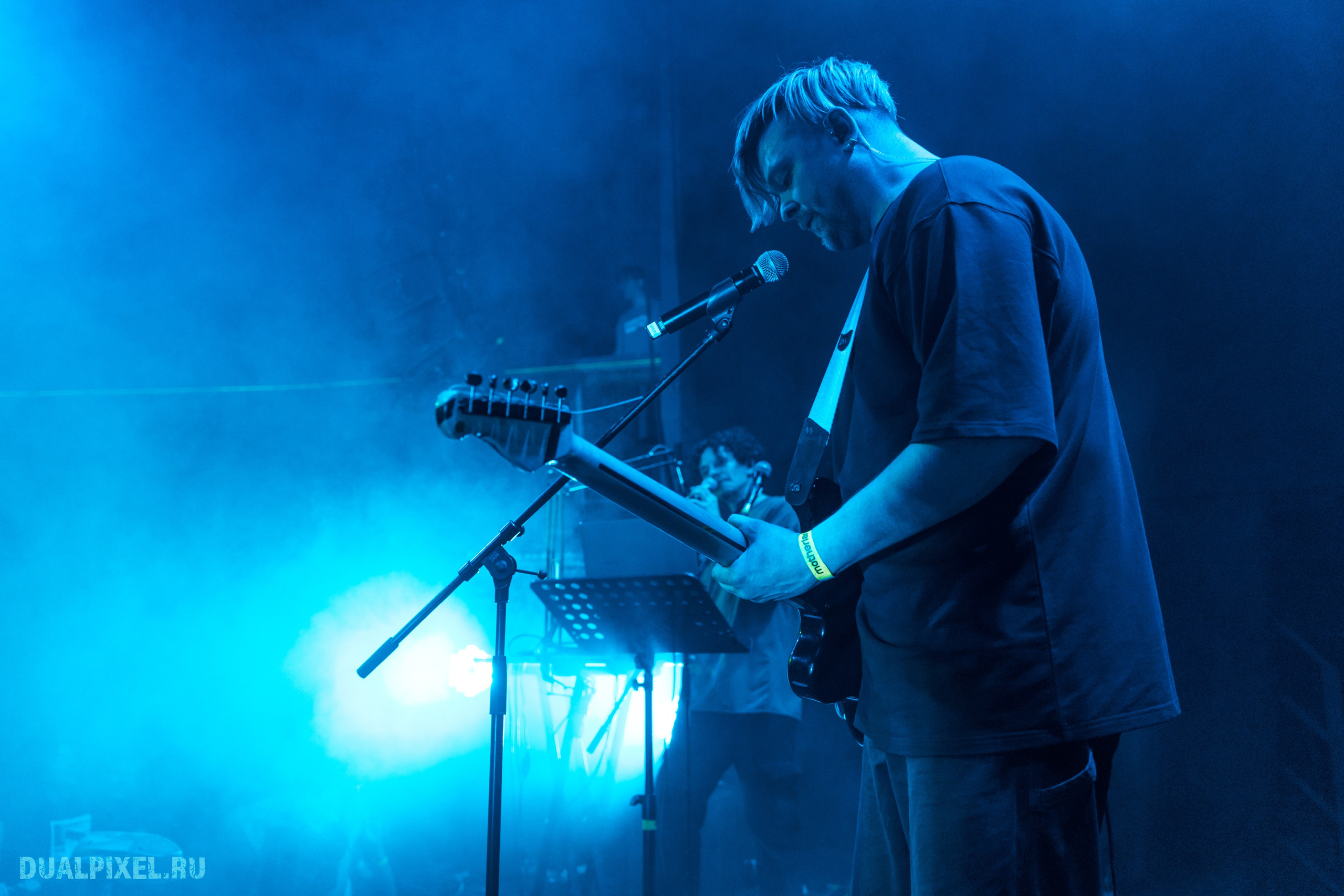 DenDerty концерт в Москве 30.03.2025. Магия музыки в кадре: Концертная Фотография