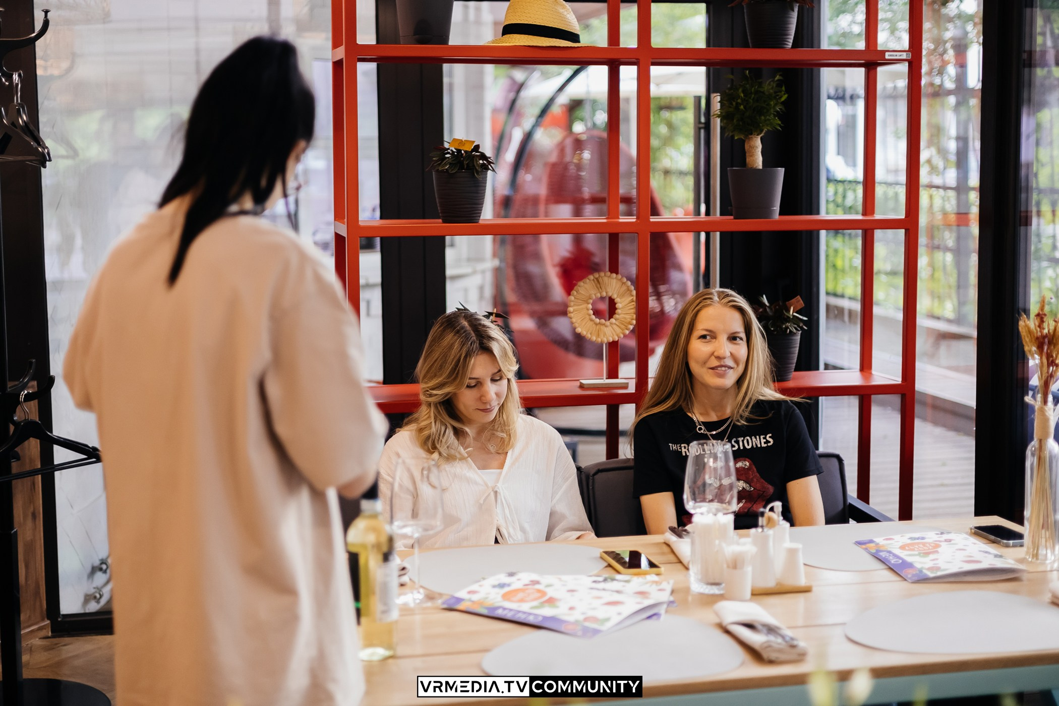 Ресторан «Volna»: Вечер на летней веранде «Хочу на дачу»