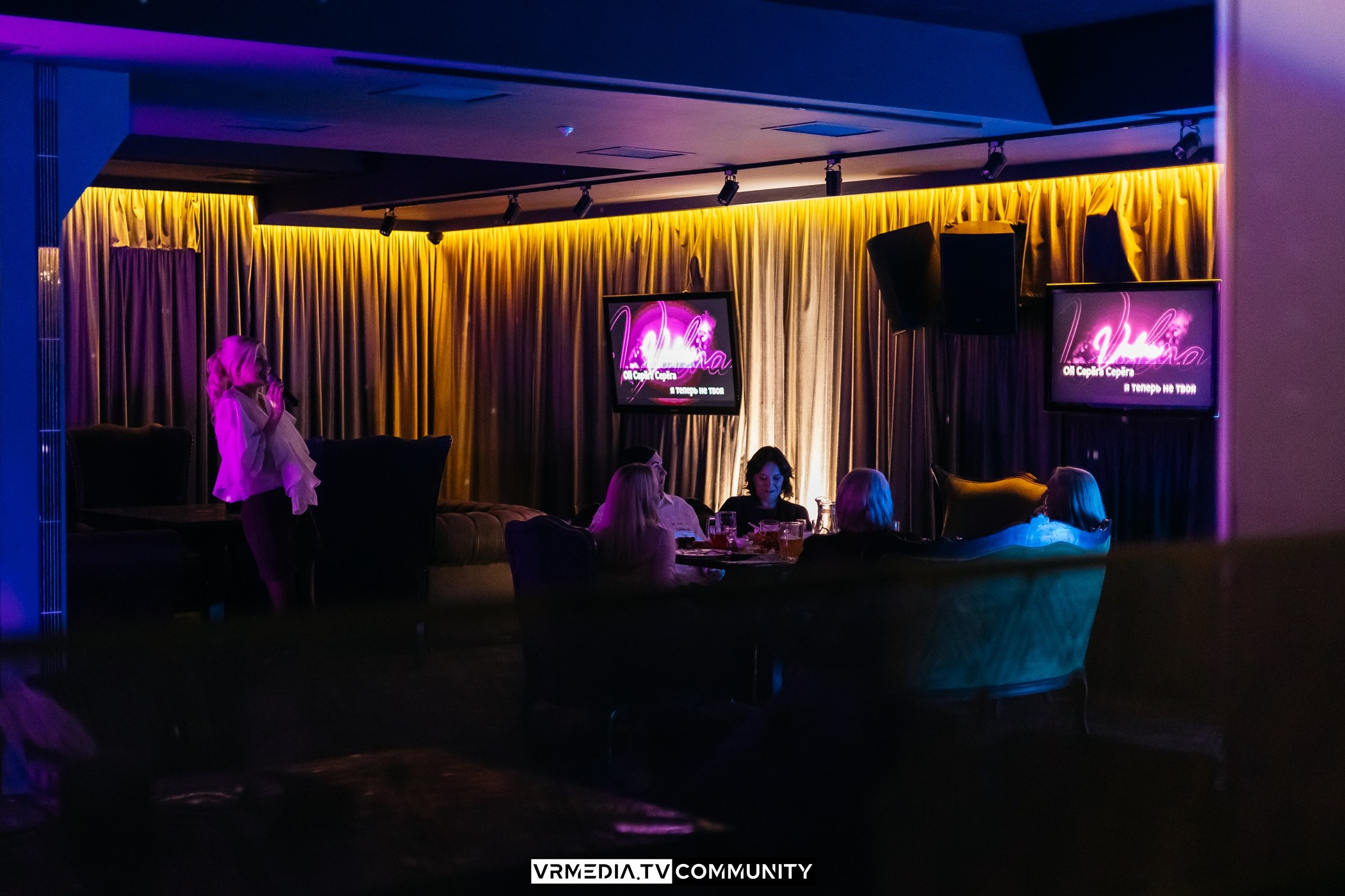 Выходные в караоке-баре «Volna»