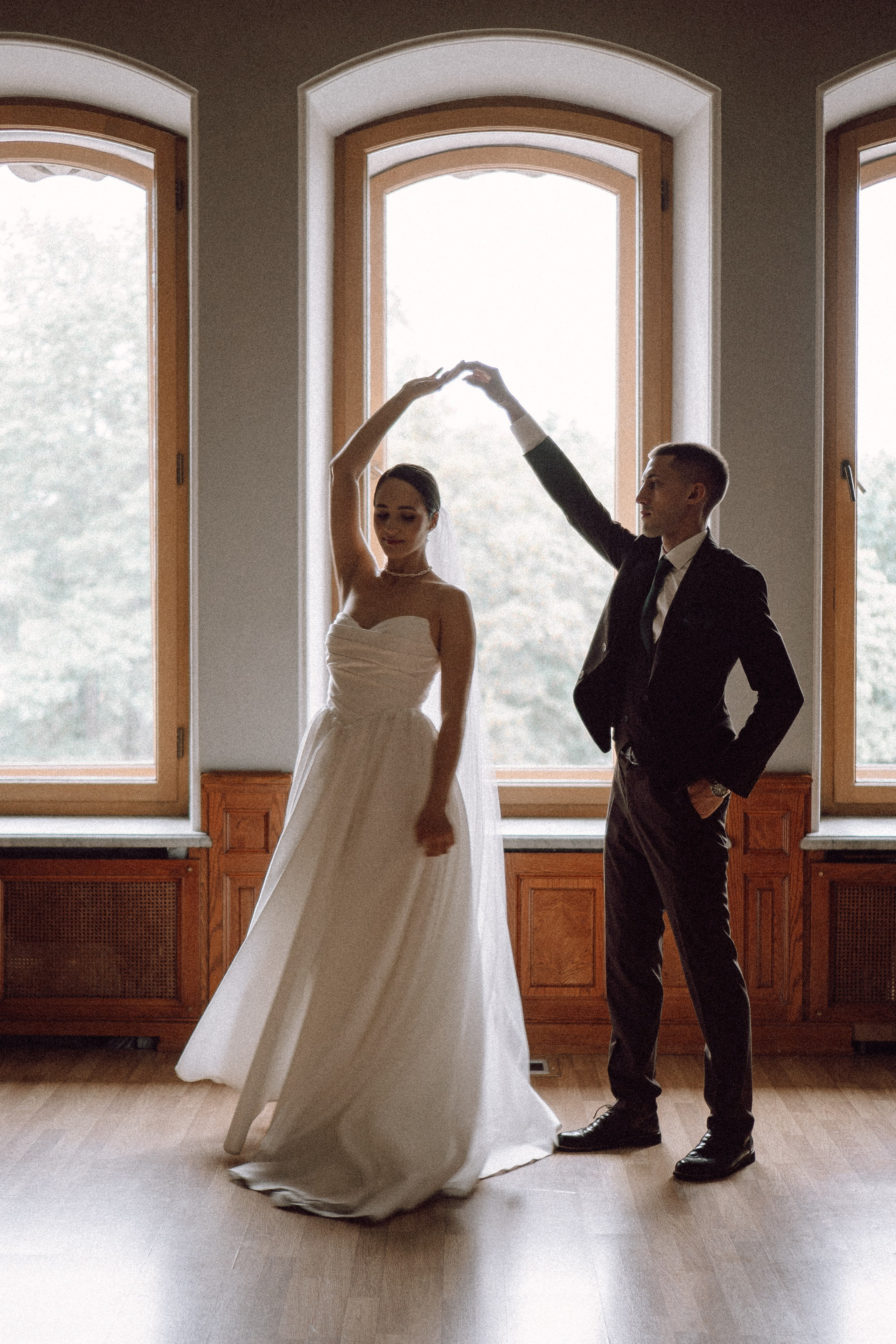 СВАДЕБНАЯ ПРОГУЛКА В САНТК-ПЕТЕРБУРГЕ (ИСАКИЕВСКИЙ СОБОР, ЗИМНЯЯ КАНАВКА, ЭРМИТАЖ И БОЛЬШАЯ МОРСКАЯ УЛИЦА). Профессиональный фотограф, Санкт-Петербург — Виктория Богомолова