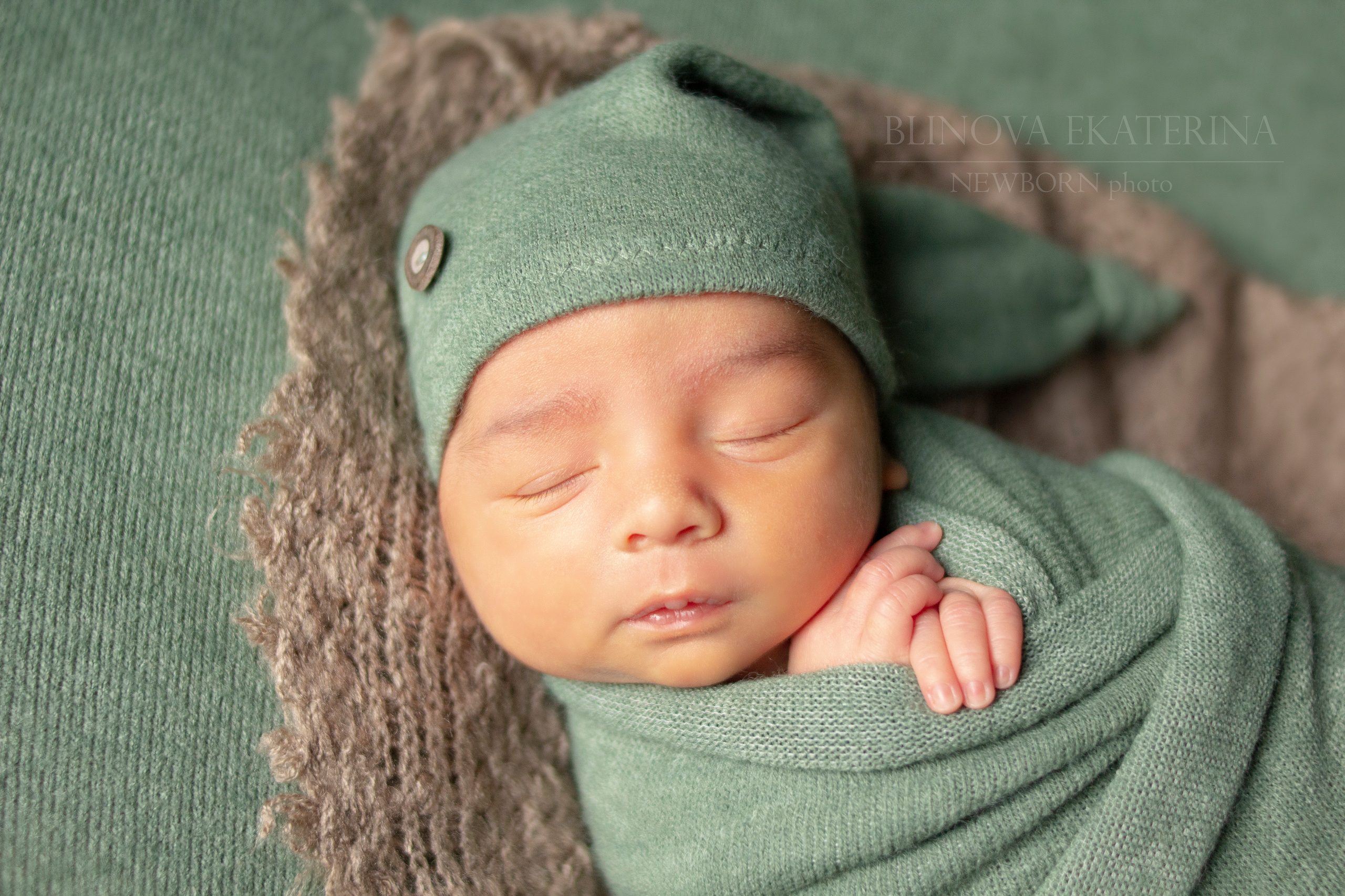 Фотограф новорожденных и семейный фотограф в Санкт-Петербурге