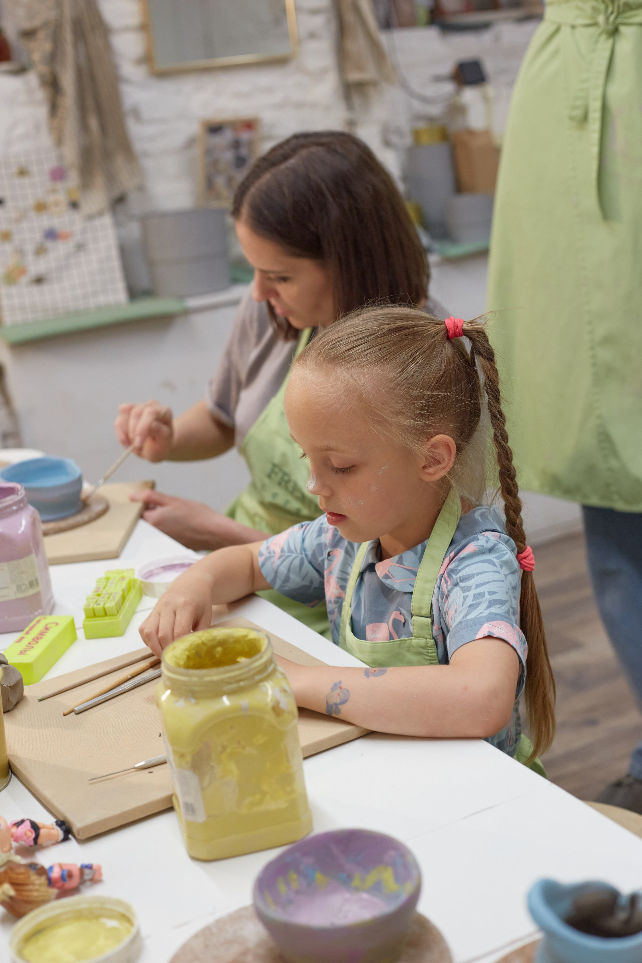 Семья в гончарной мастерской. Budanovaphoto.ru