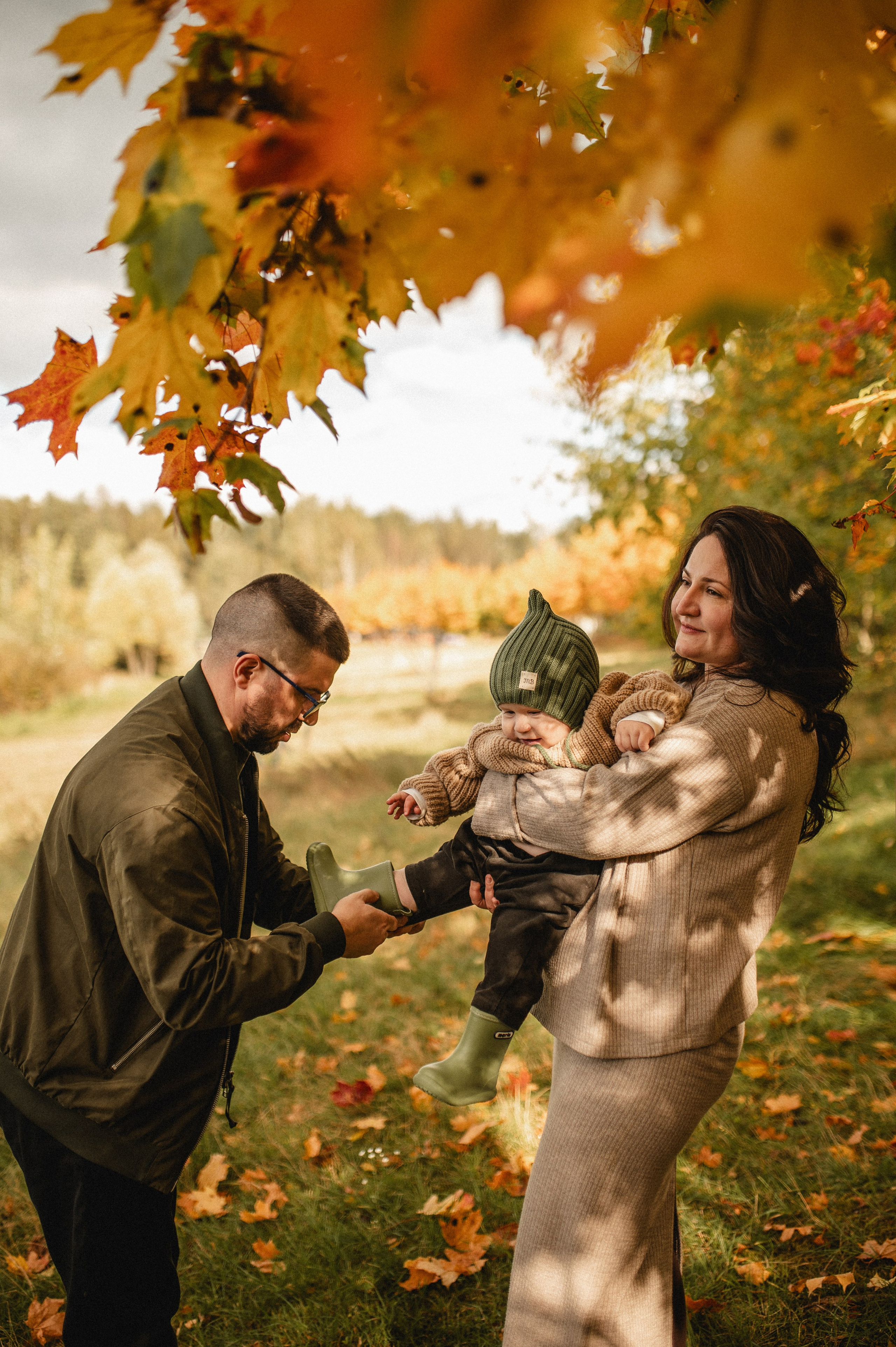 Осенняя фотосессия большой семьи в парке. Семейная фотосессия Бутово Москва фотограф Алина Морщагина