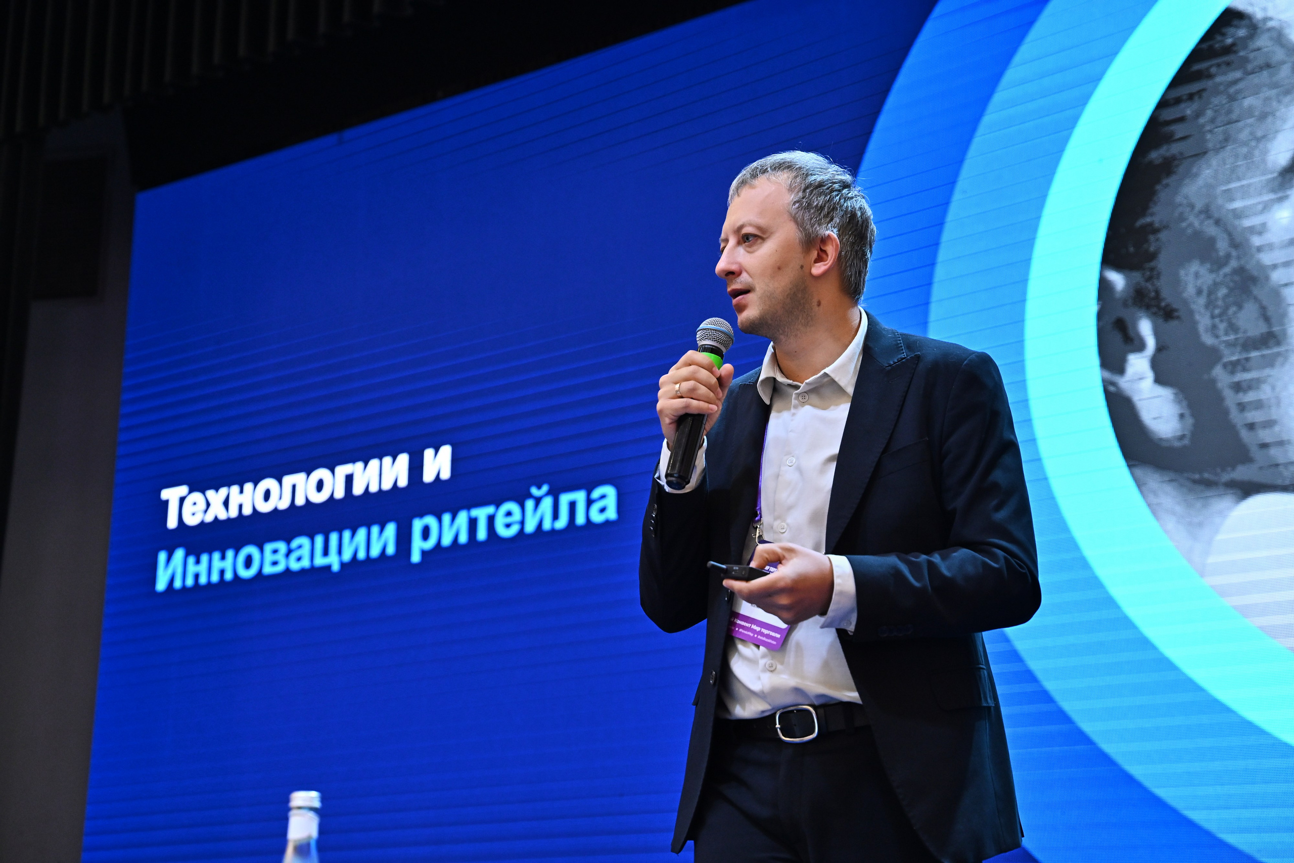 Мир Торговли. Фотограф в Алматы Артемий Матюнин