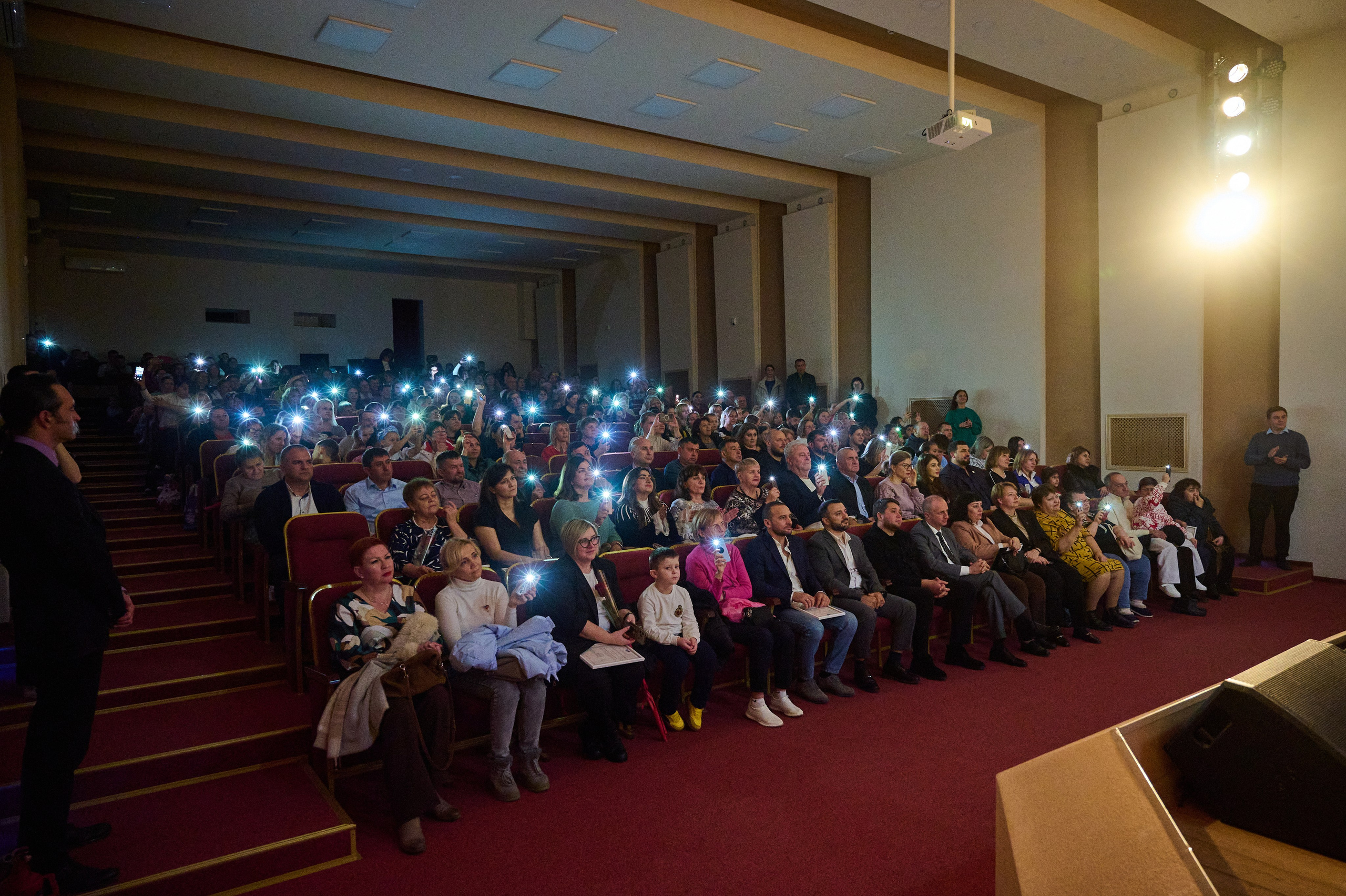 Концерт НГ В ДК. Жизнь курорта Кабардинка в фотографиях