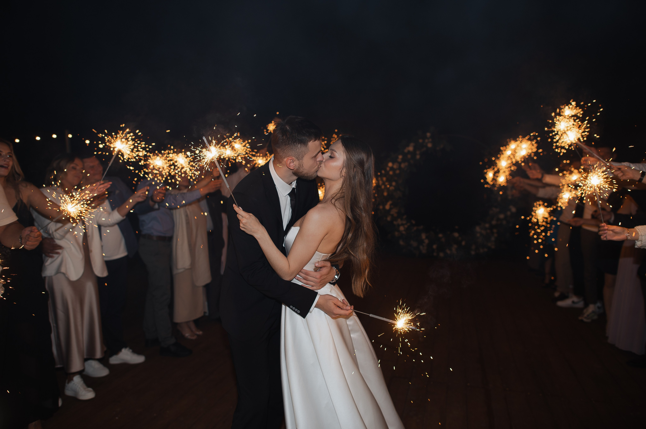 Свадьба на берегу Волги. Свадебный фотограф в Ярославле Денис Медоваров