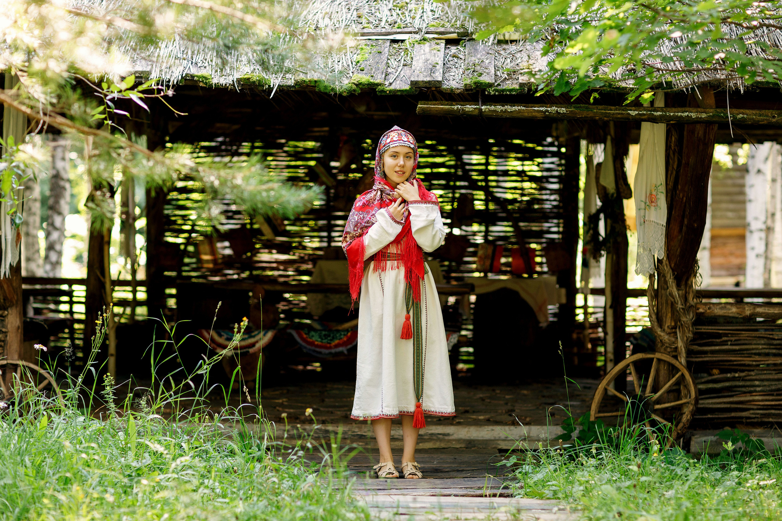 Фотосессия с Аней в этнокомплексе Ясна. Портретный и репортажный фотограф в Чебоксарах Андриян Чаркин