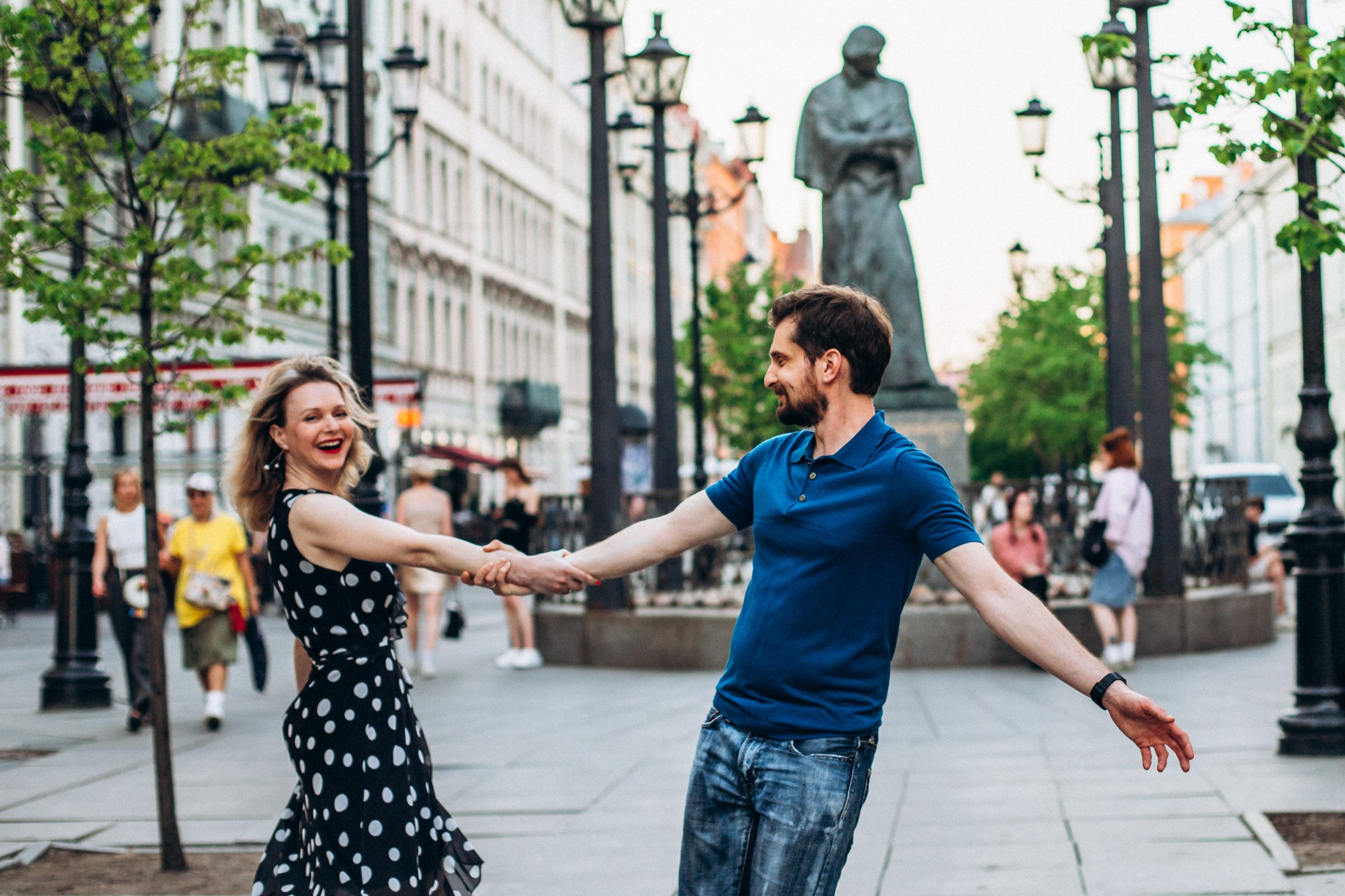 Дмитрий и Анна в мае. Фотопрогулка в Петербурге. Индивидуальный и семейный фотограф в Санкт-Петербурге