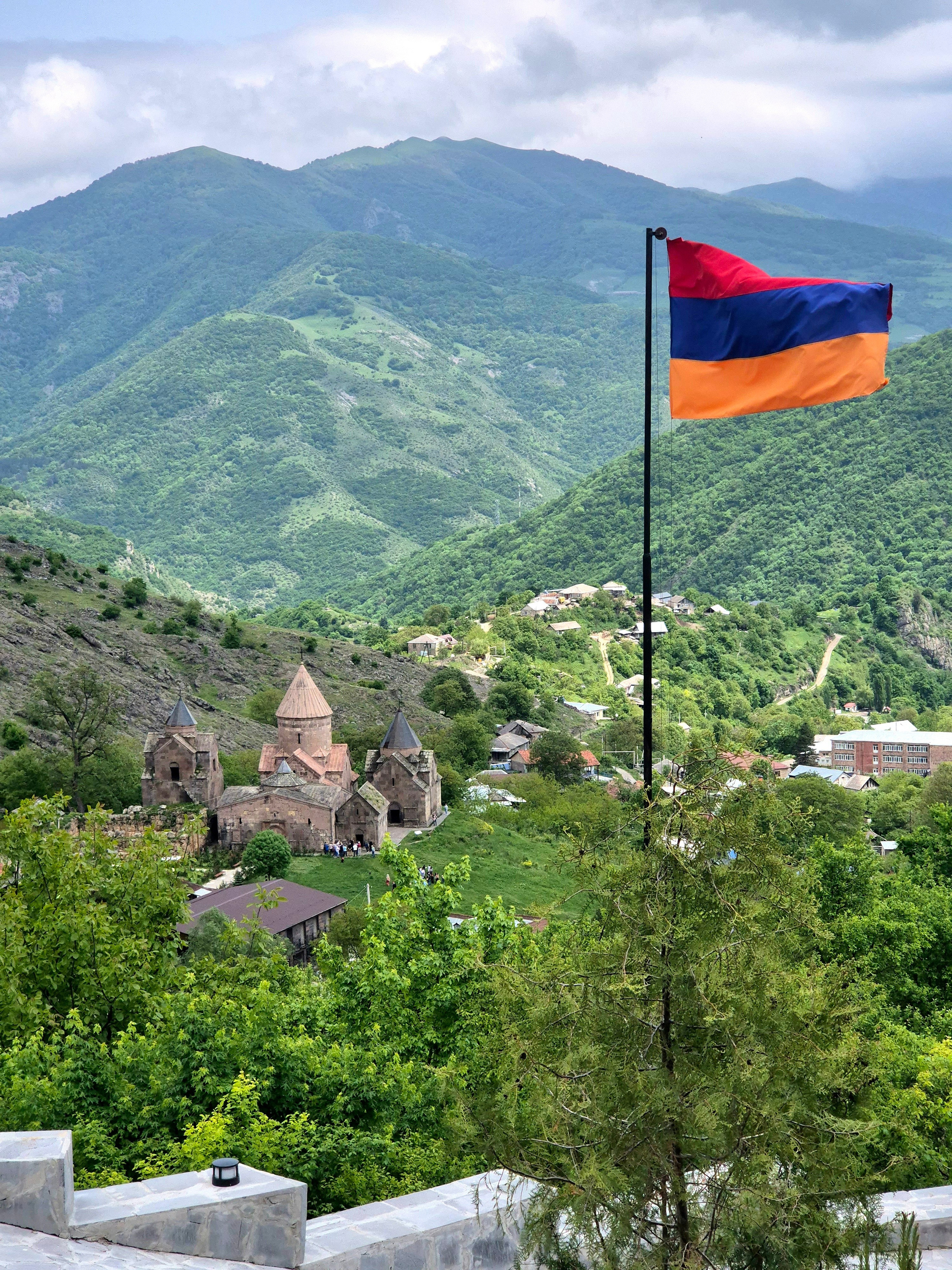 По карте маршрут около 2 км в одну сторону