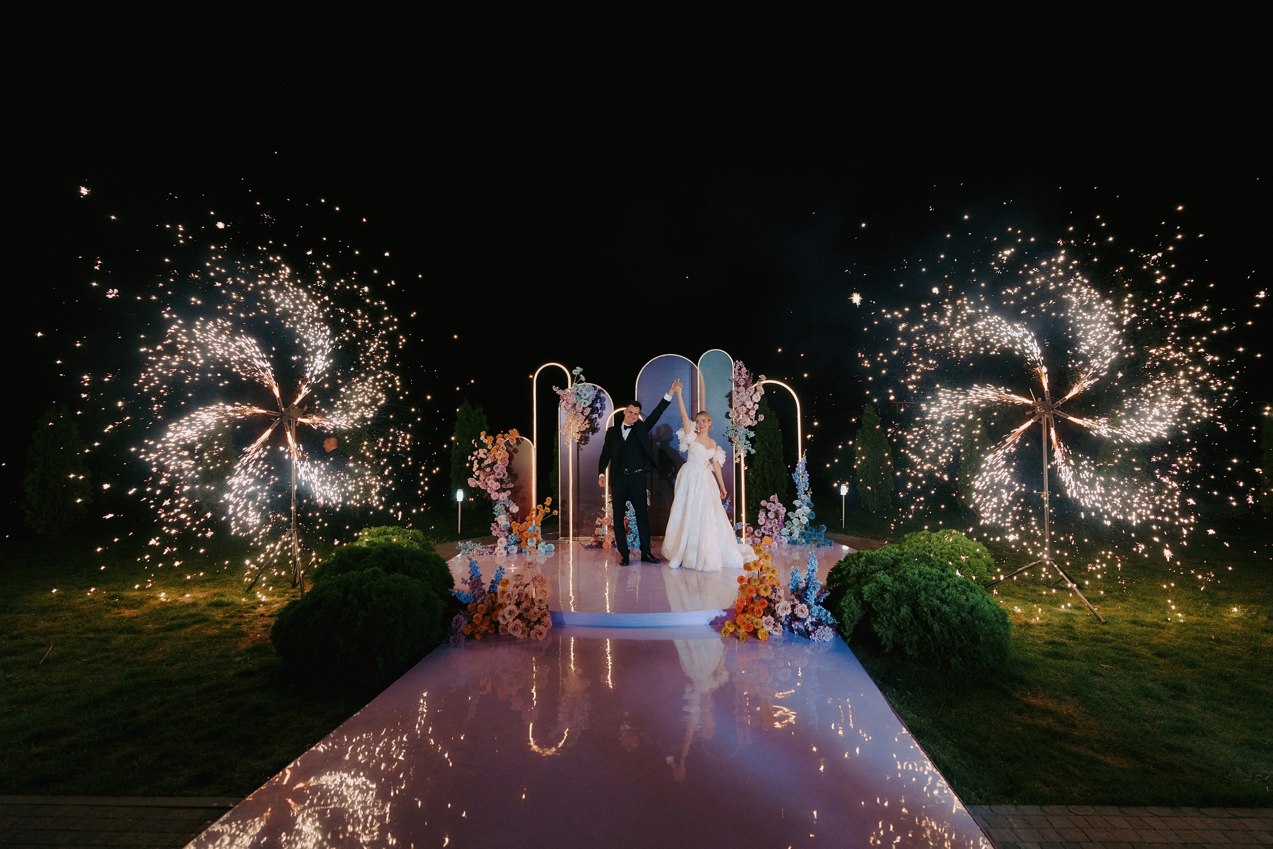 Премиум свадьбы в Ростове-на-Дону от ДЕЙЗИ. Ресторан Усадьба. Студия событий ДЕЙЗИ. Организация мероприятий. Свадебное агентство в Ростове-на-Дону. Свадебный организатор. Организация свадьбы под ключ