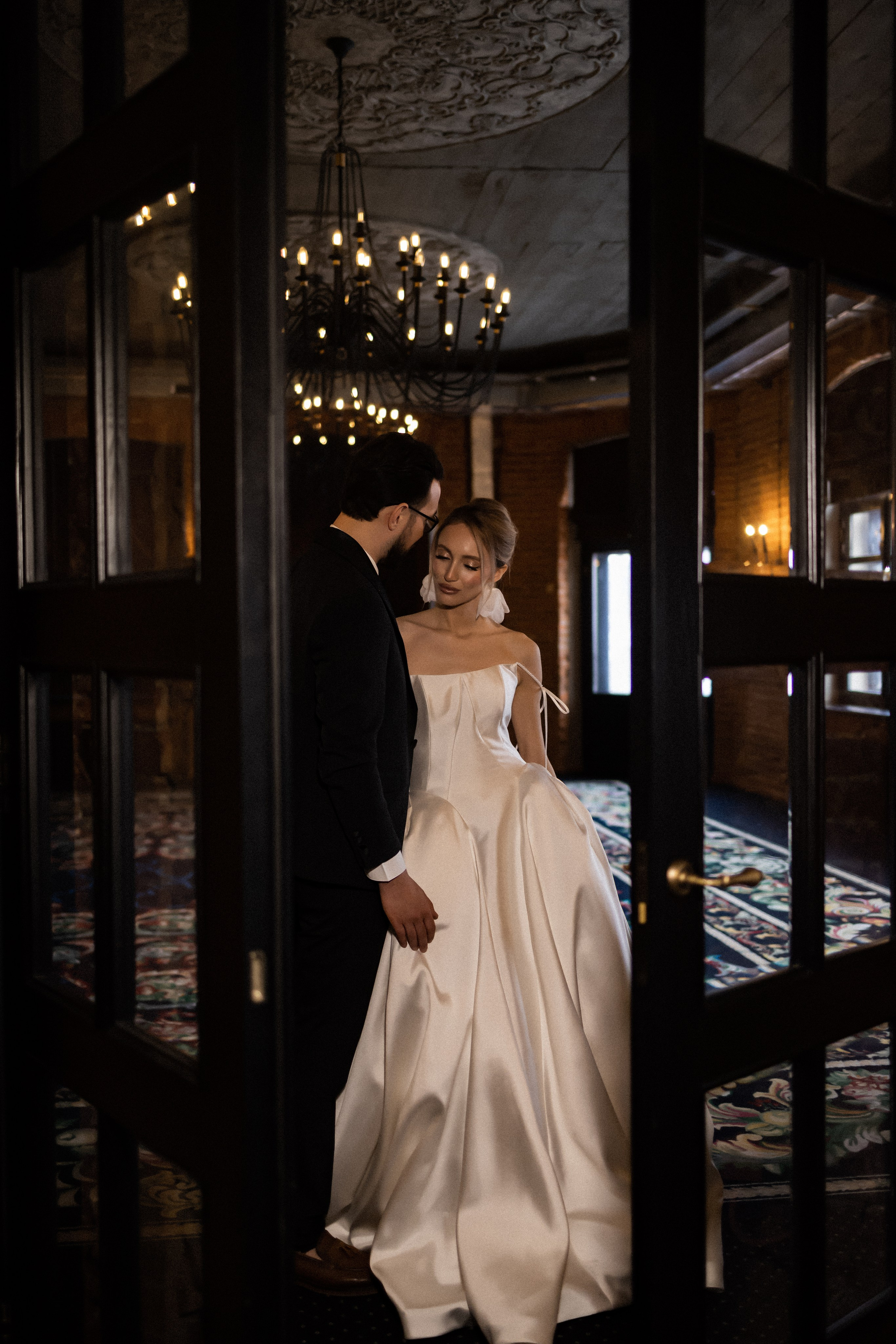 Свадебная в ресторане. Фотограф Арина Шмакова