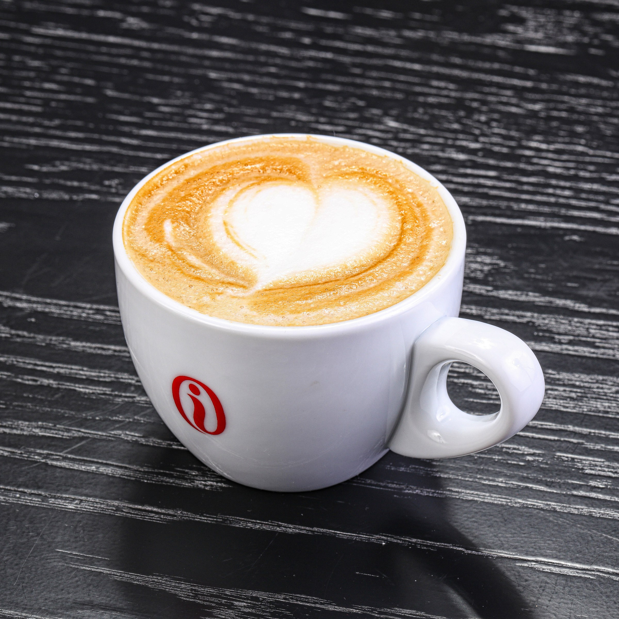 Фотосъемка суши и роллов. Заказ по тел.: +7 (906) 006-90-22. Фуд-фотограф Андрей Старостин — съемка еды в Москве. 9000 руб. в час