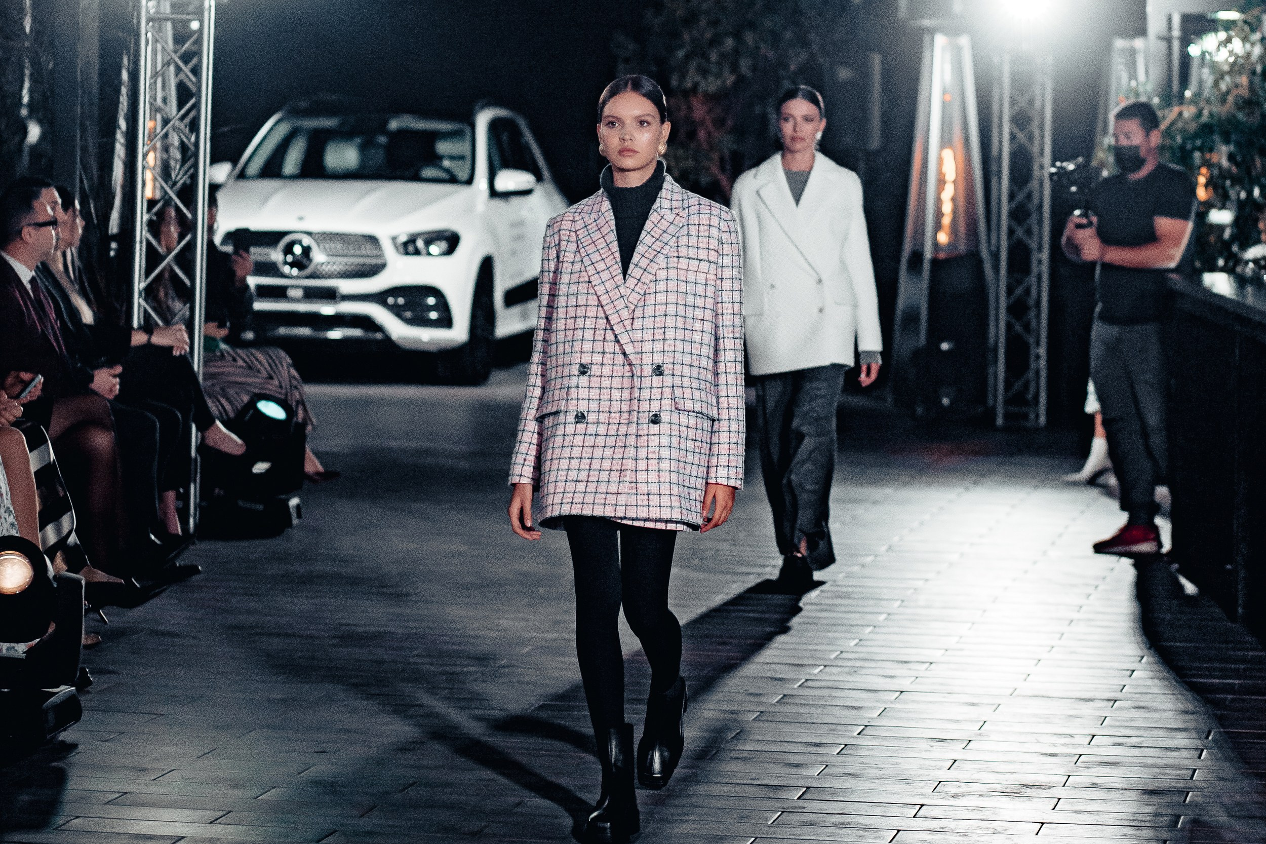 Закрытый показ дизайнера Ansel в рамках осеннего сезона…. RetroChic Фото