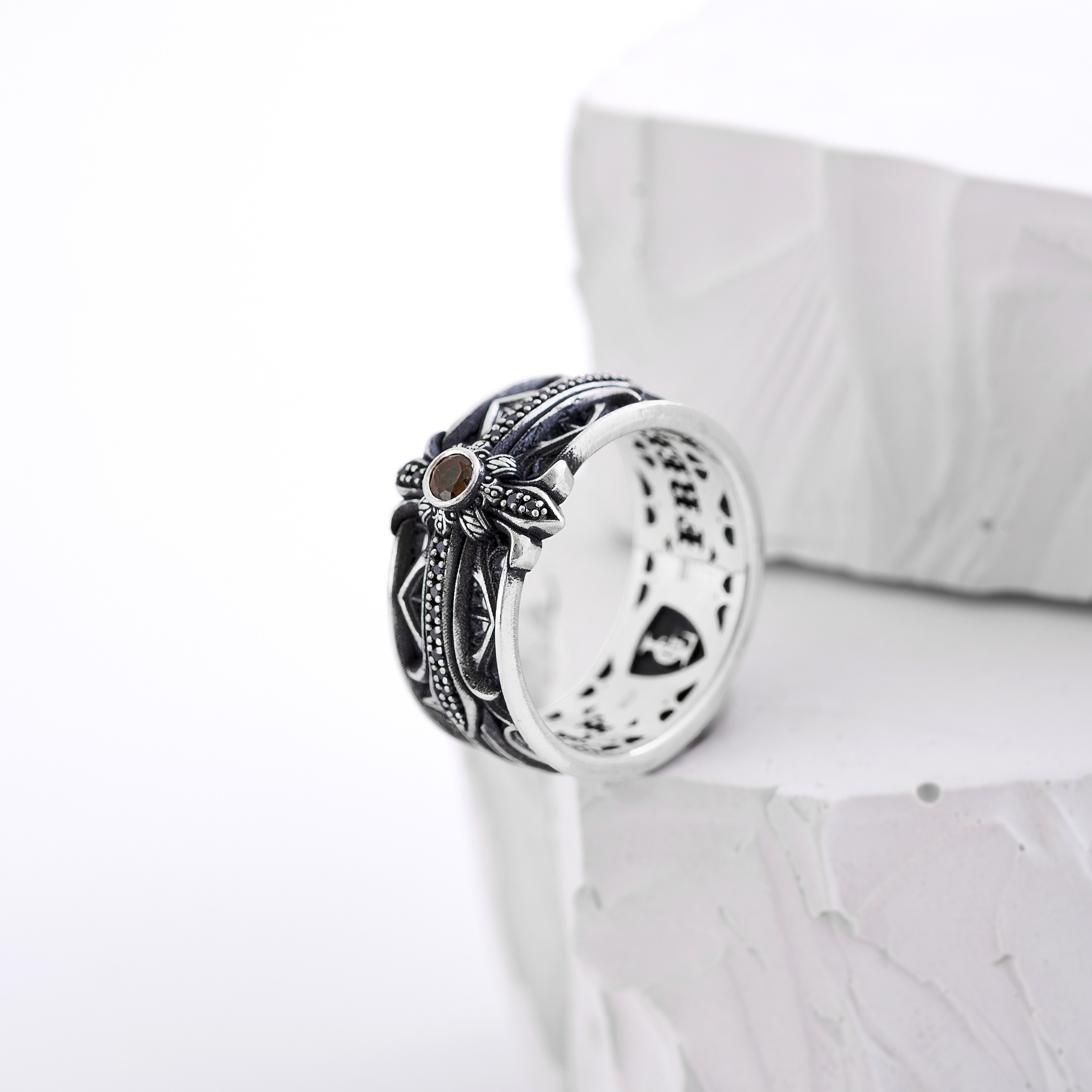 Ювелирная фотосъемка для ювелирного дома Григория лепса. Фуд — предметный фотограф в Москве