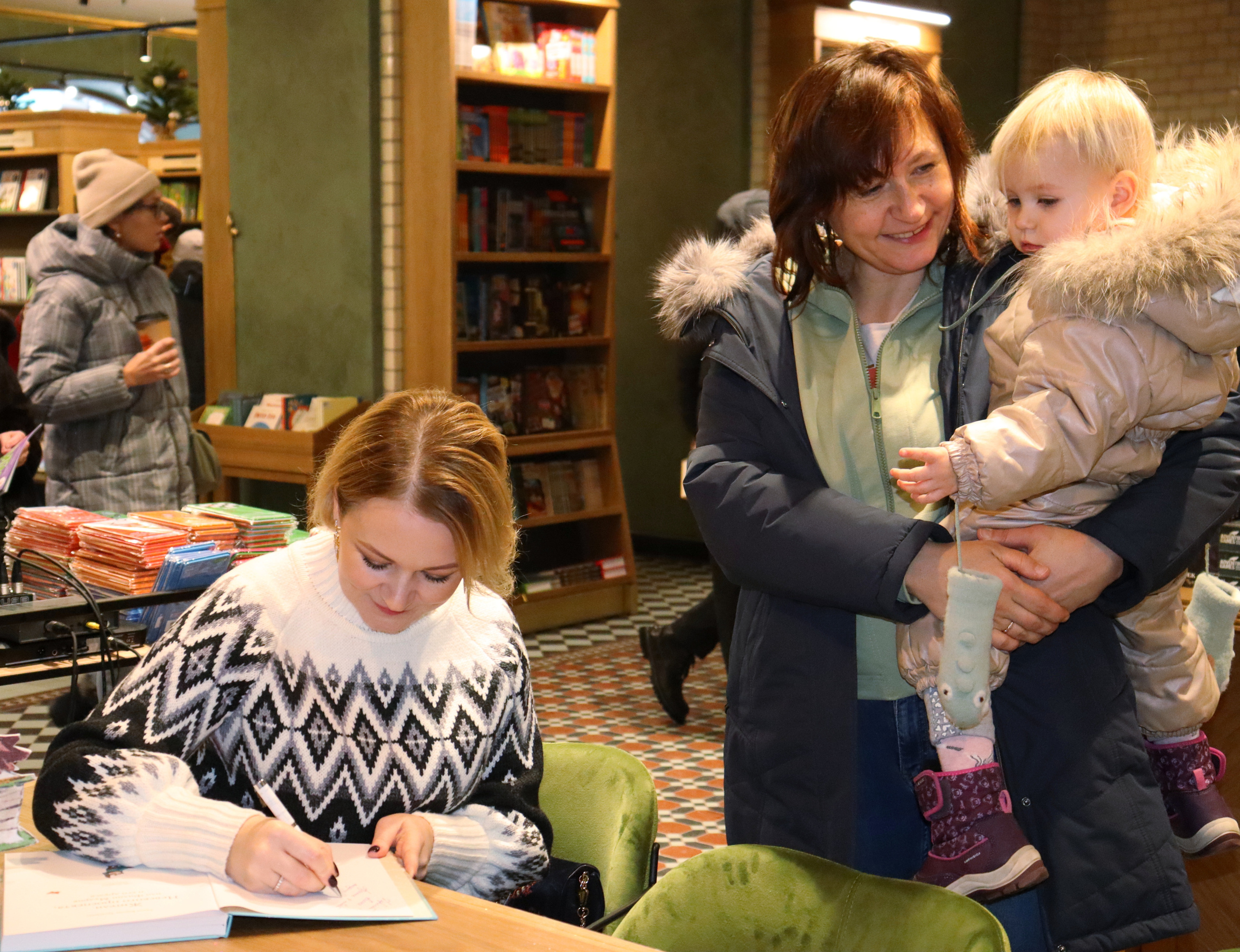 Репортаж из Дома Книги. Фотограф в Санкт-Петербурге. Индивидуальная съемка и фотопрогулки