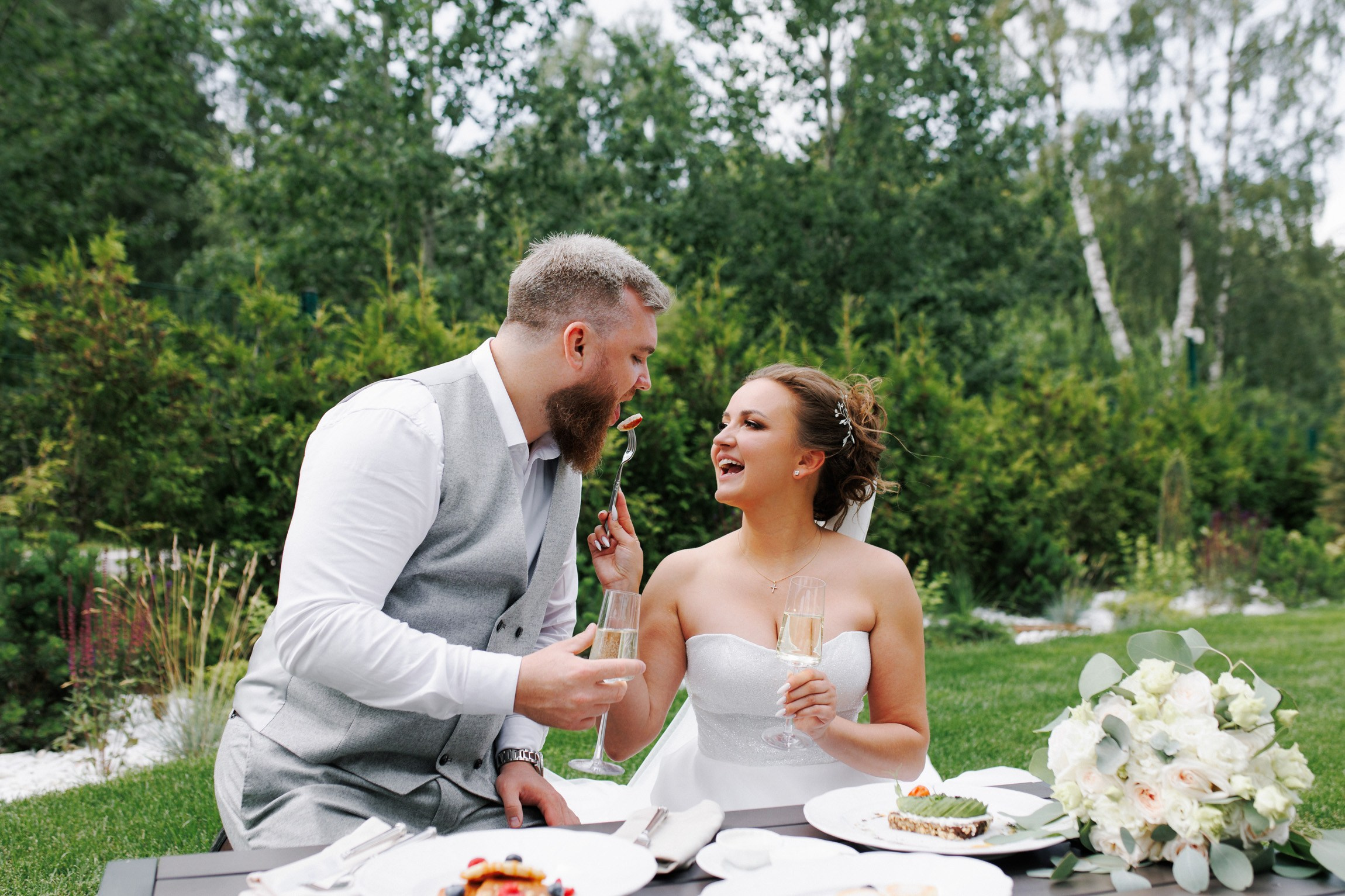 Свадебная фотосессия на финском заливе. Свадебный фотограф СПБ