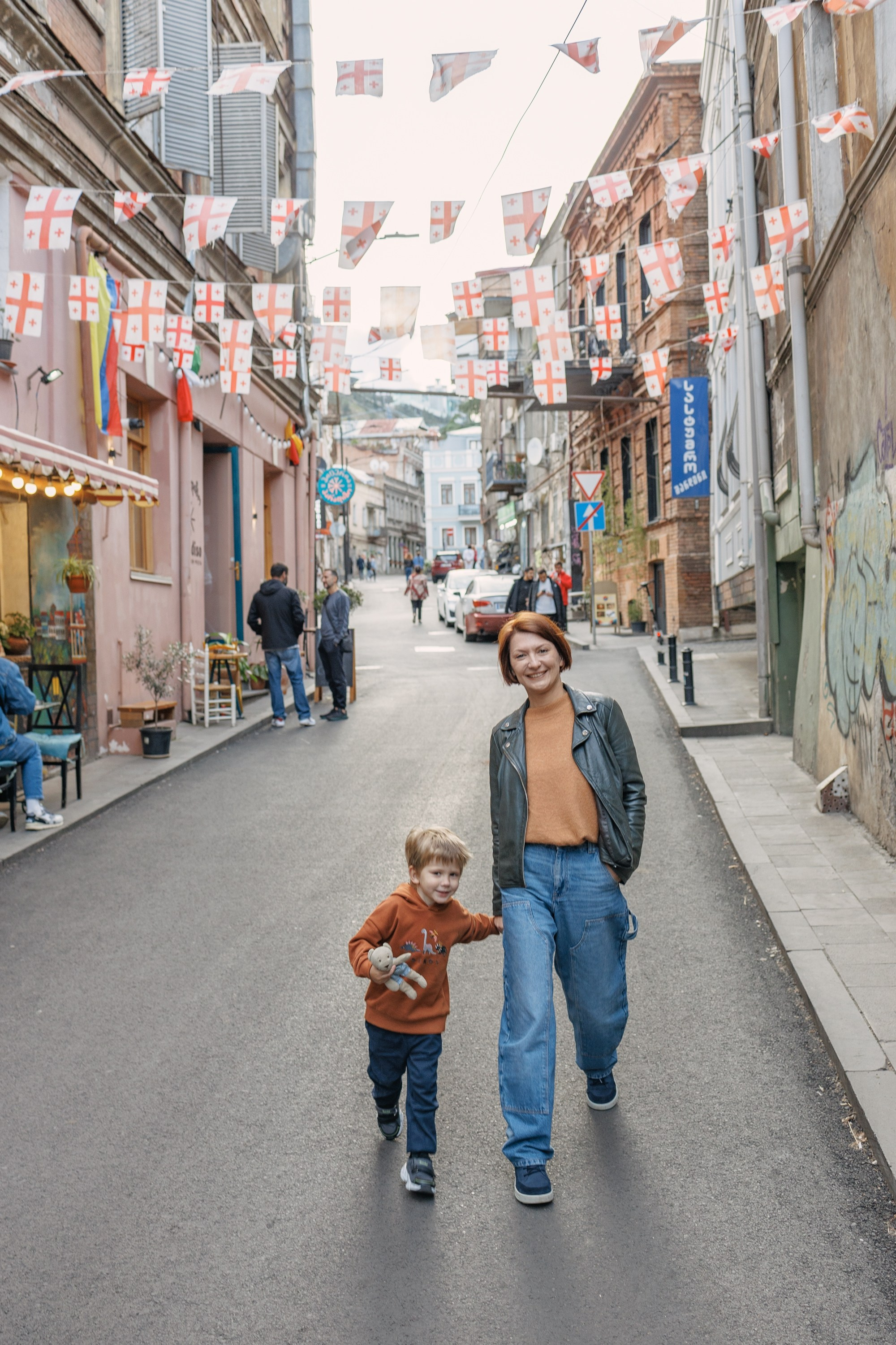 Family photoshoot in Tbilisi, Georgia. Fedor Lemeshko — Destination Wedding and Family Lifestyle photographer