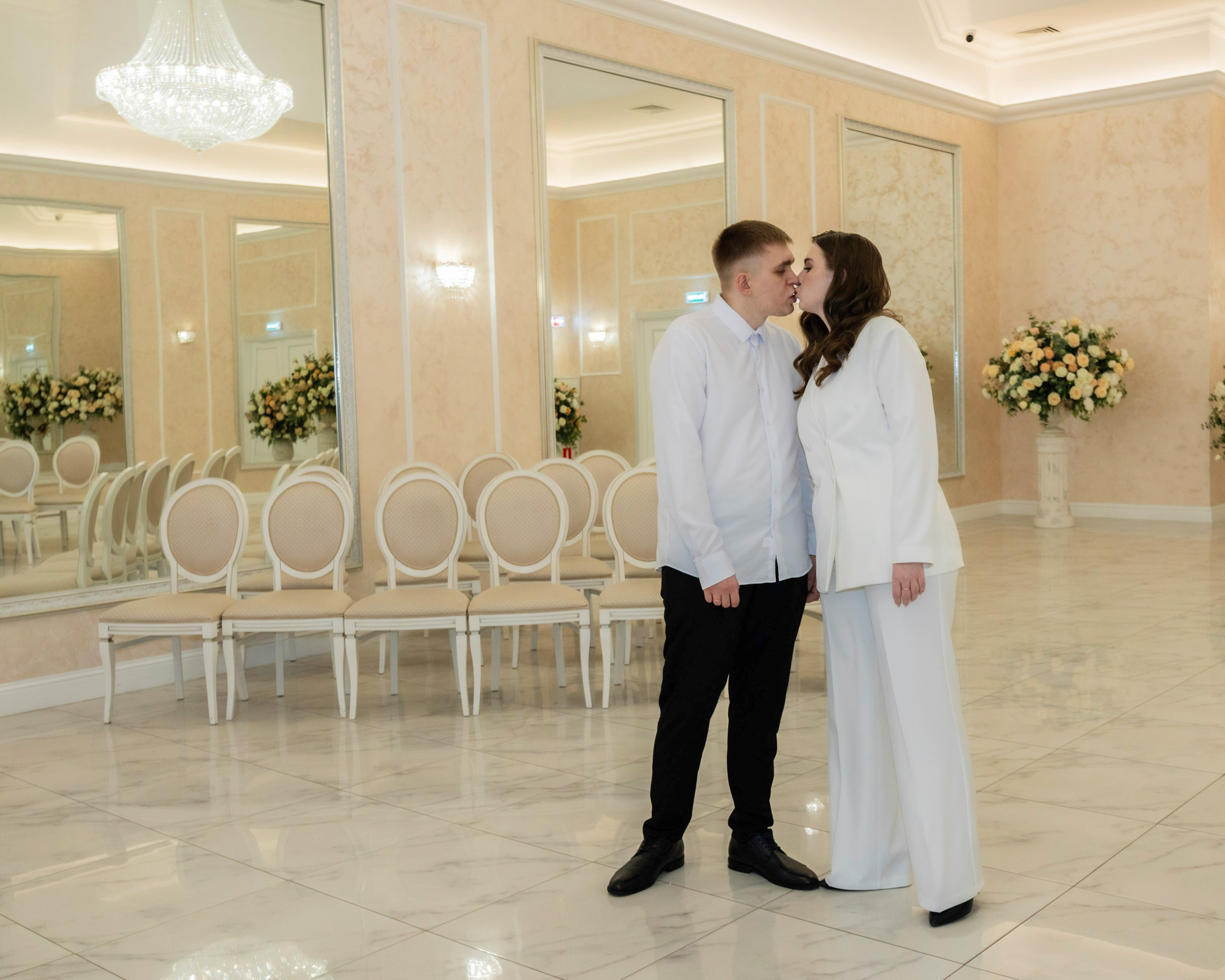 Свадьба, роспись в ЗАГСе, венчание, крещение, выписка из роддома — фотосъёмка. Визуальная упаковка брендов и проектов через фото и видеопроизводство