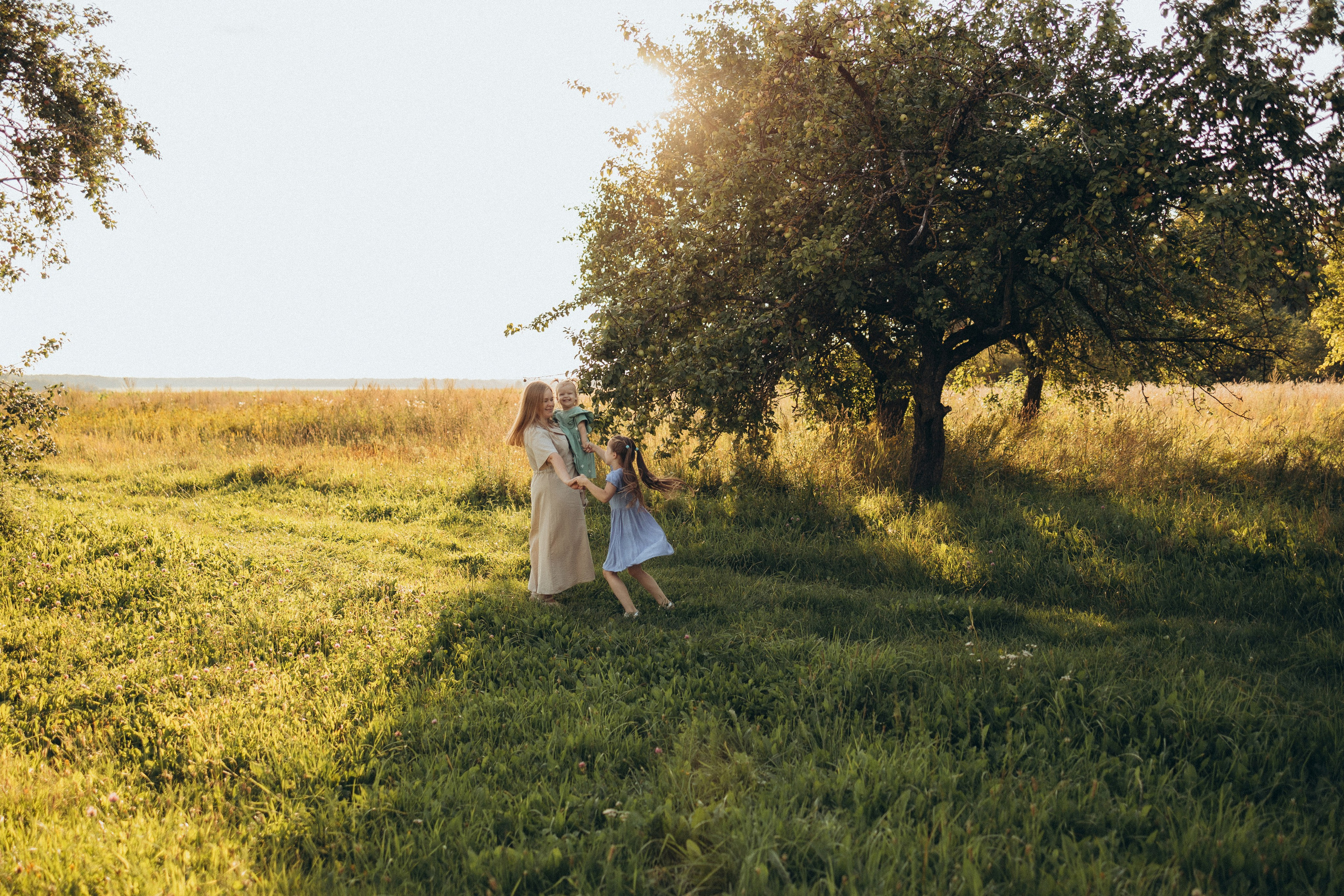 Чаепитие в саду. Фотограф Елена Рябцева
