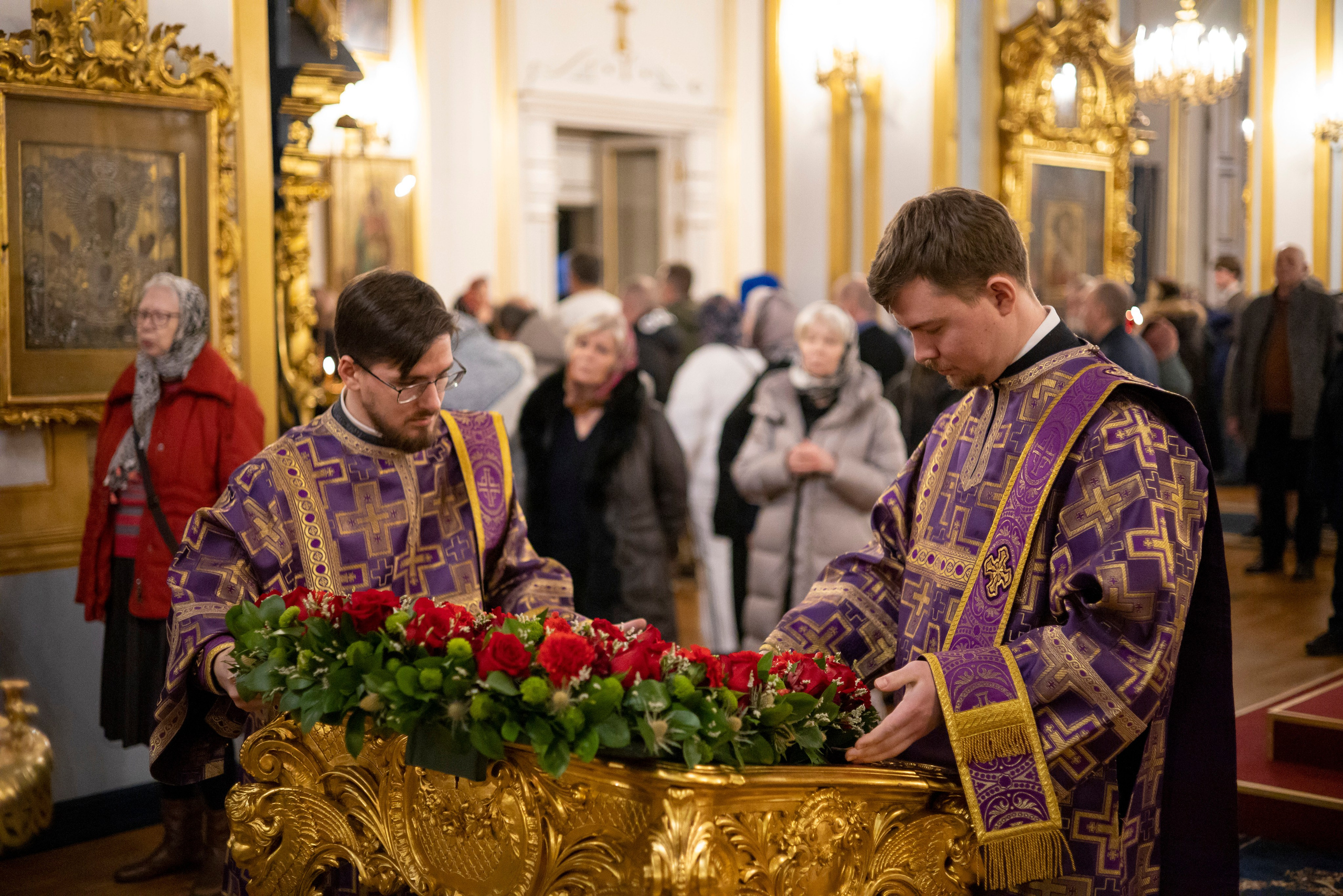 ВСЕНОЩНОЕ БДЕНИЕ С ЧИНОМ ИЗНЕСЕНИЯ ЧЕСТНОГО И ЖИВОТВОРЯЩЕГО КРЕСТА ГОСПОДНЯ. НИКОЛО-БОГОЯВЛЕНСКИЙ МОРСКОЙ СОБОР