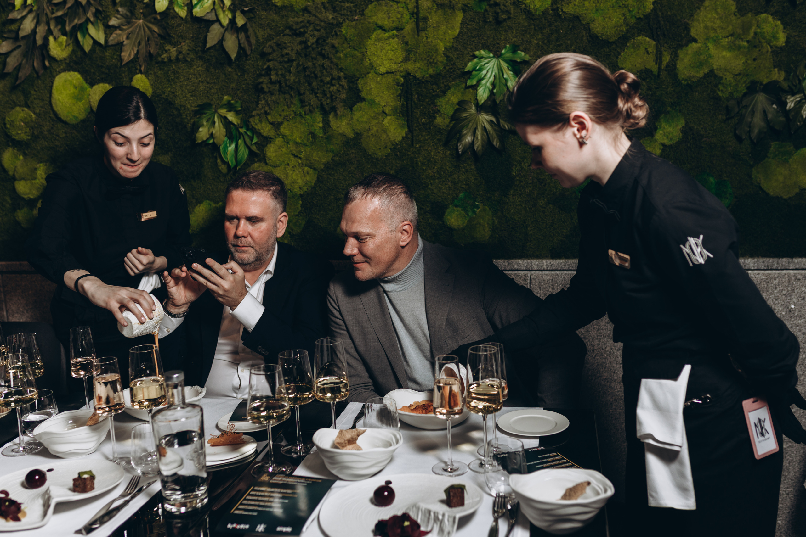 Ужин от Екатерины Алехиной в NOK. Фотограф Ксюша Белоносова