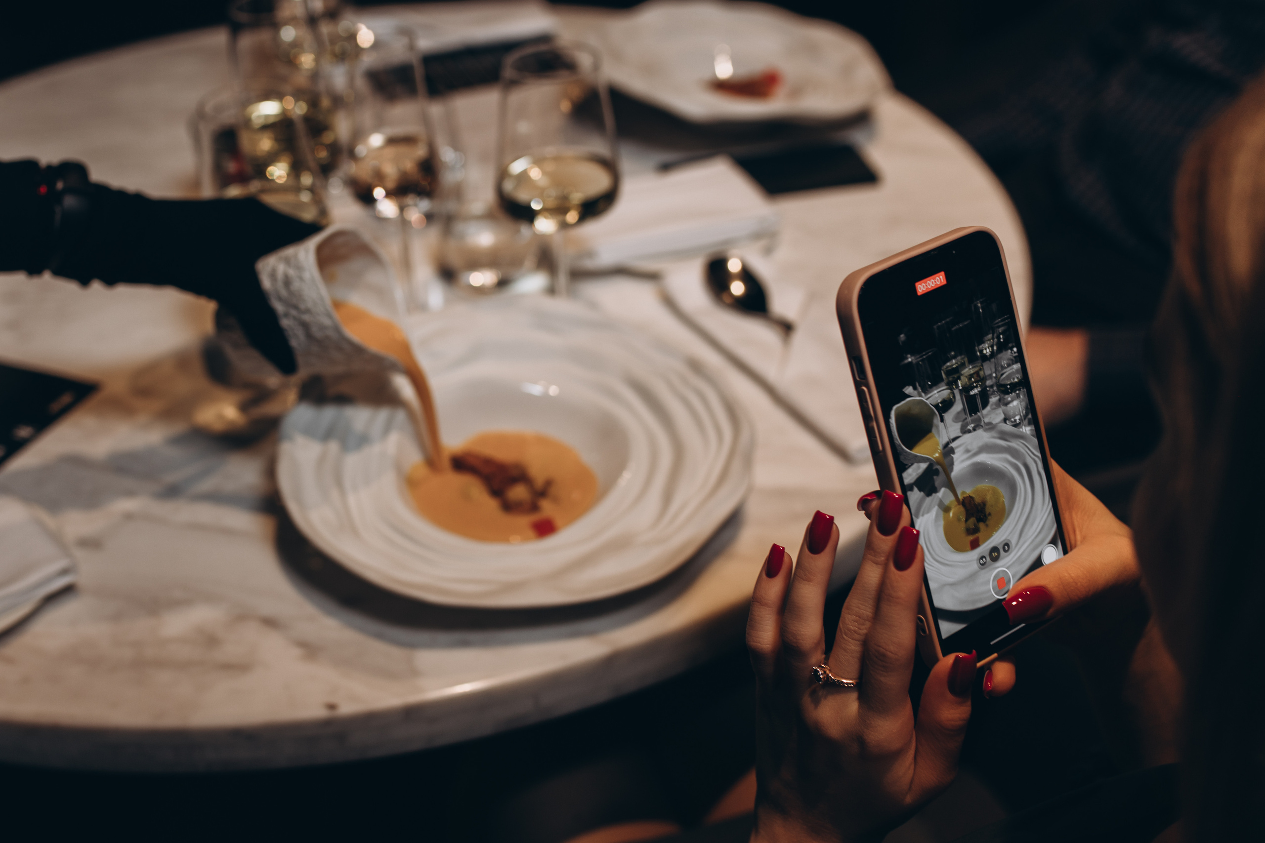 Ужин от Екатерины Алехиной в NOK. Фотограф Ксюша Белоносова