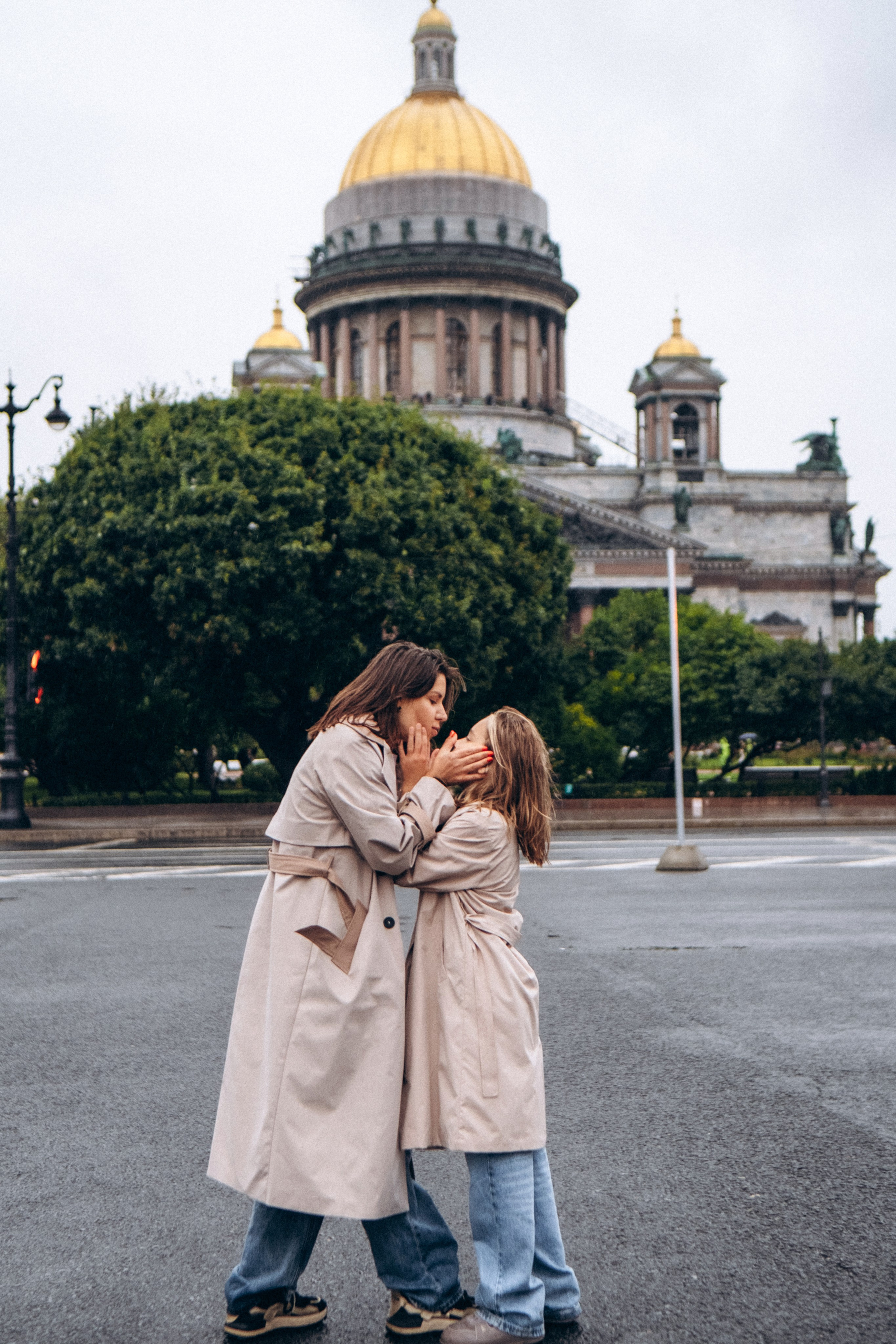 Семейная прогулочная фотосессия в Санкт-Петербурге. Фотограф в Санкт-Петербурге Кристина Брянская