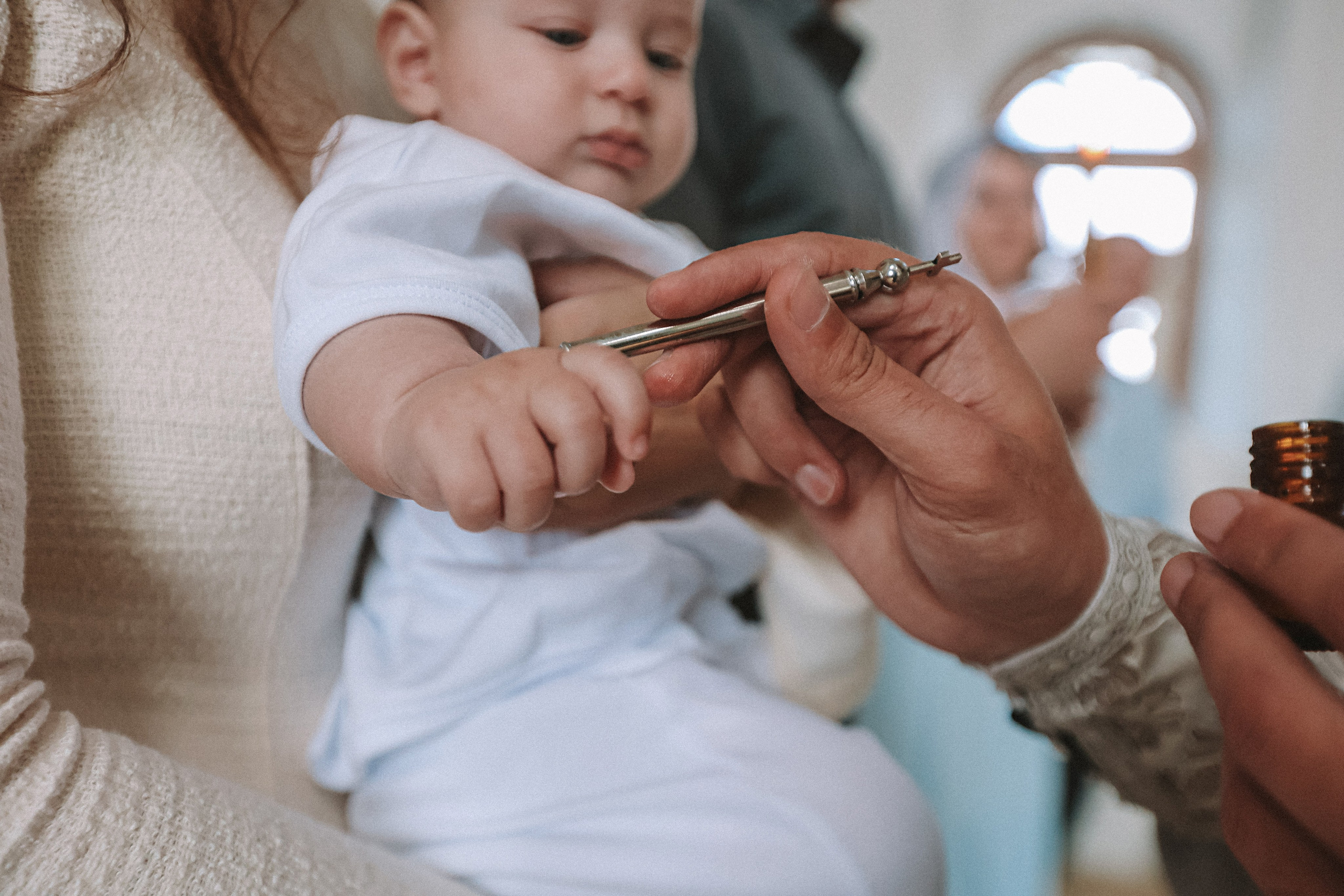 Крещение церковь около моста влюбленных. Семейный фотограф Тюмень, фотограф на роды Салмина Мария