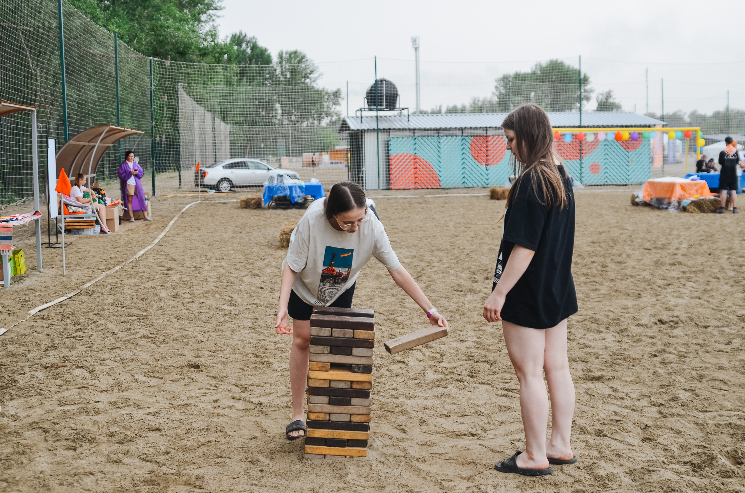 Фестиваль «Грань» 2025. Спортивная площадка. Денисова Аля — фотограф для парных съемок и индивидуальных историй в Барнауле