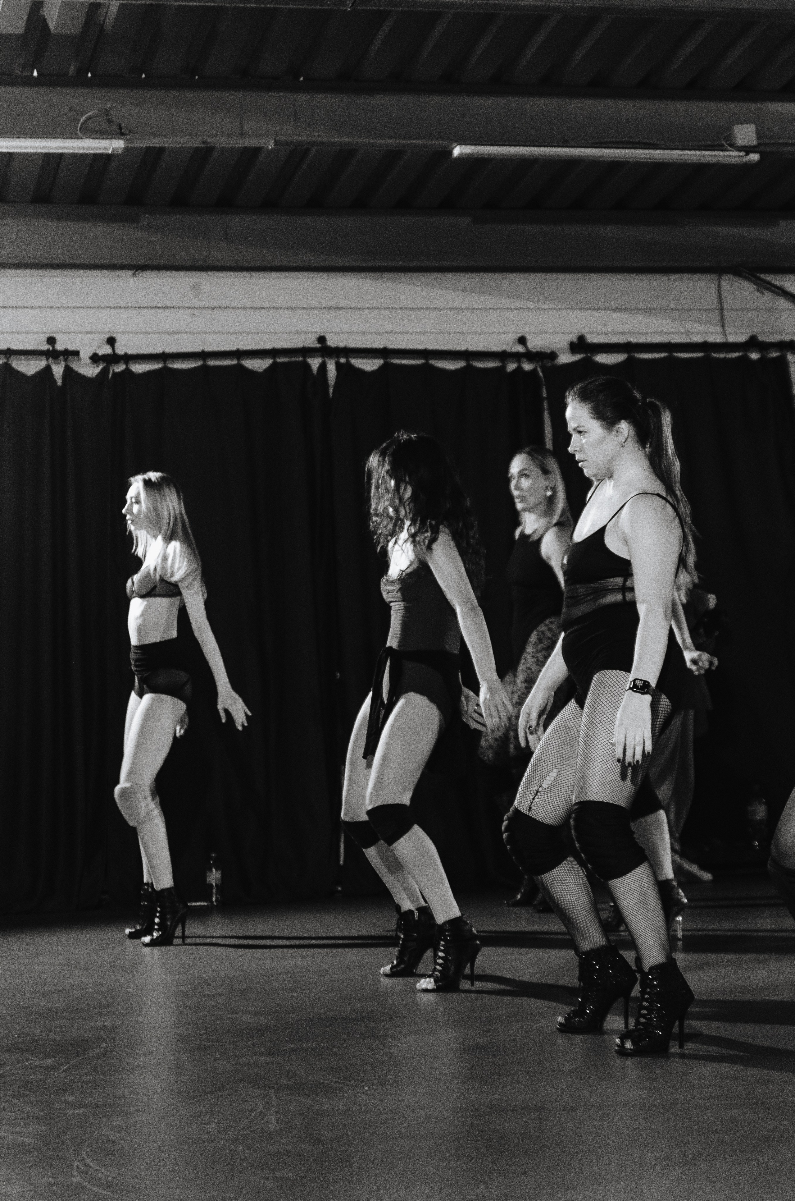 Мастер-классы по High Heels/Girly hip-hop от Оксаны ATTA. Денисова Аля — фотограф для парных съемок и индивидуальных историй в Барнауле