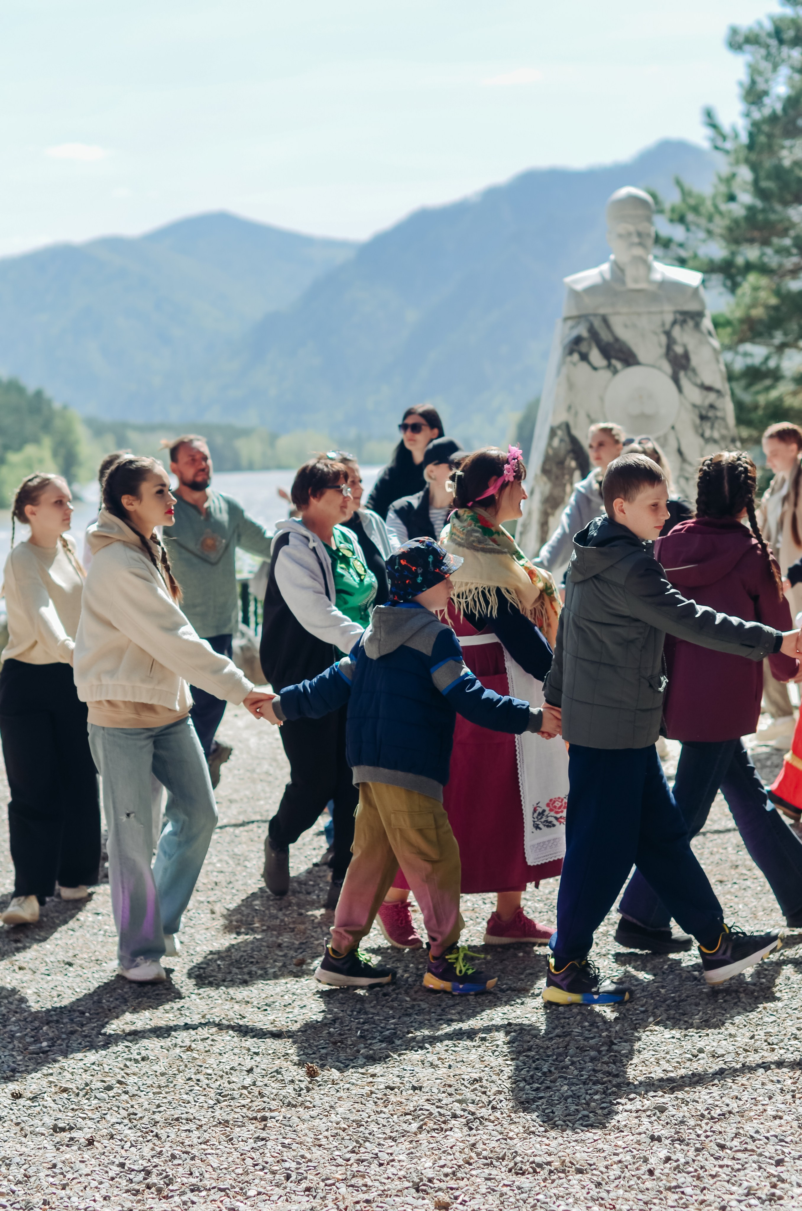 Фестиваль «Цветение Маральника на Алтае 2025». Фоторепортаж. Денисова Аля — фотограф для парных съемок и индивидуальных историй в Барнауле