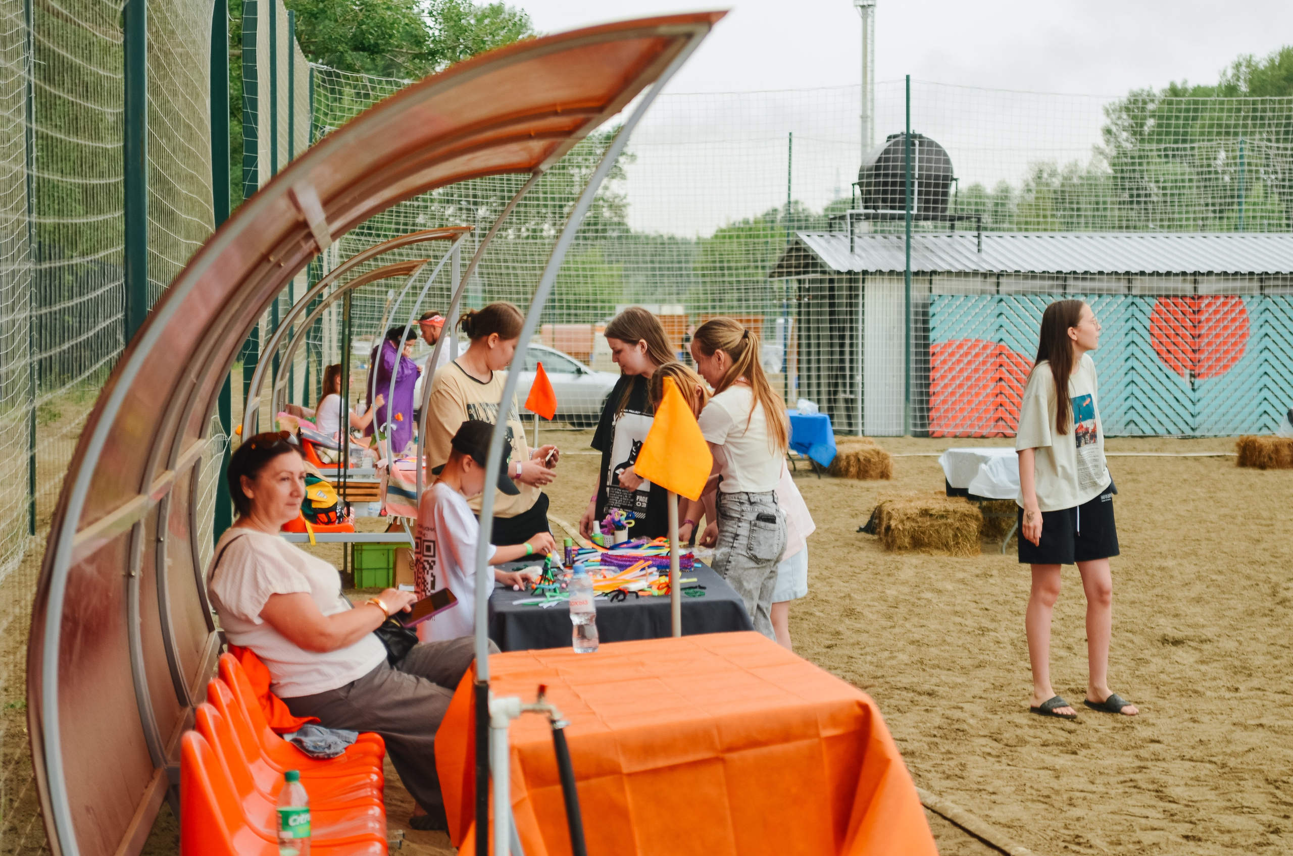 Фестиваль «Грань» 2025. Спортивная площадка. Денисова Аля — фотограф для парных съемок и индивидуальных историй в Барнауле