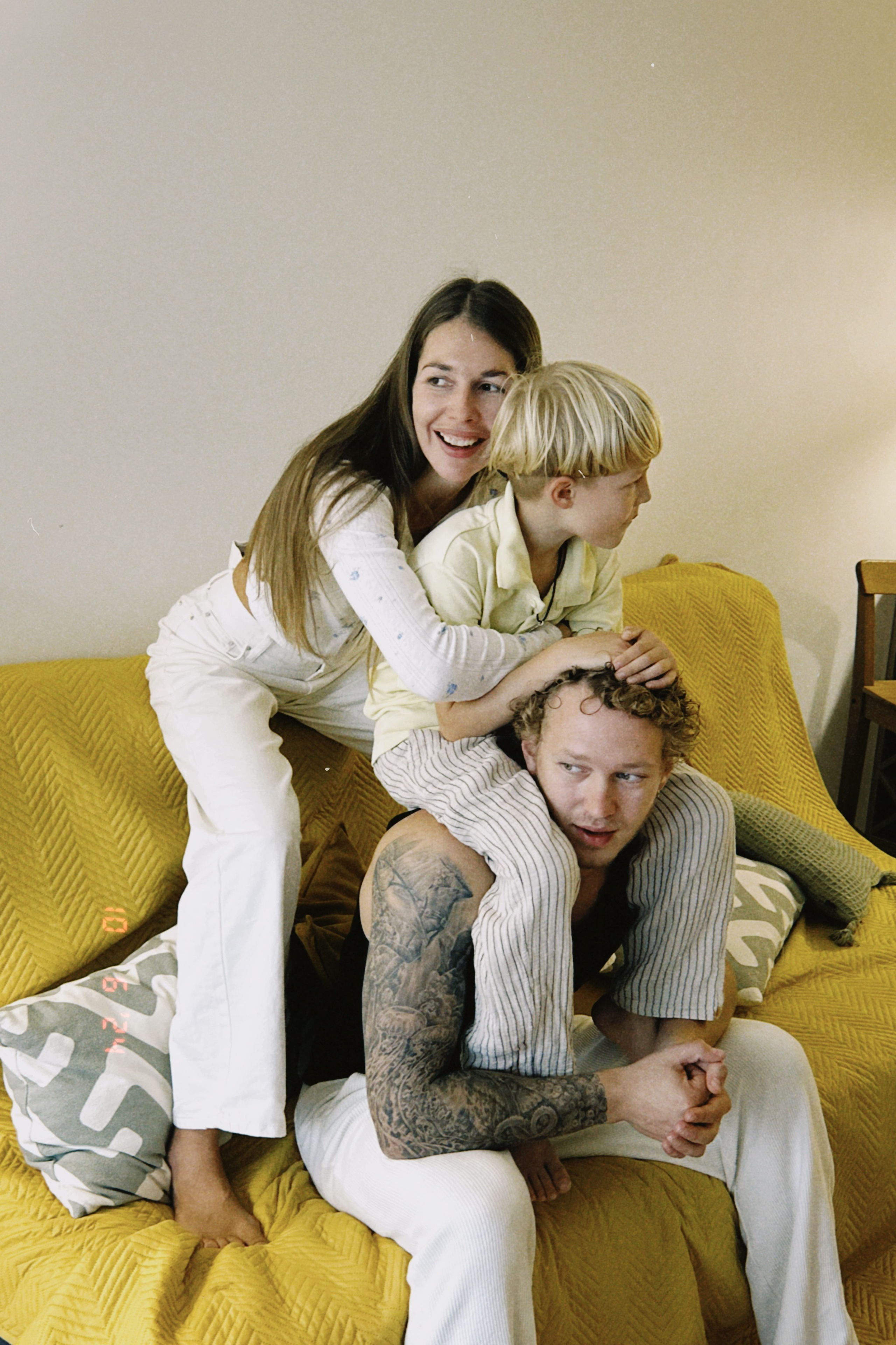 Домашняя репортажная фотоссесия. Портретный, свадебный, репортажный фотограф во Владивостоке Юлиана Джули Фокс