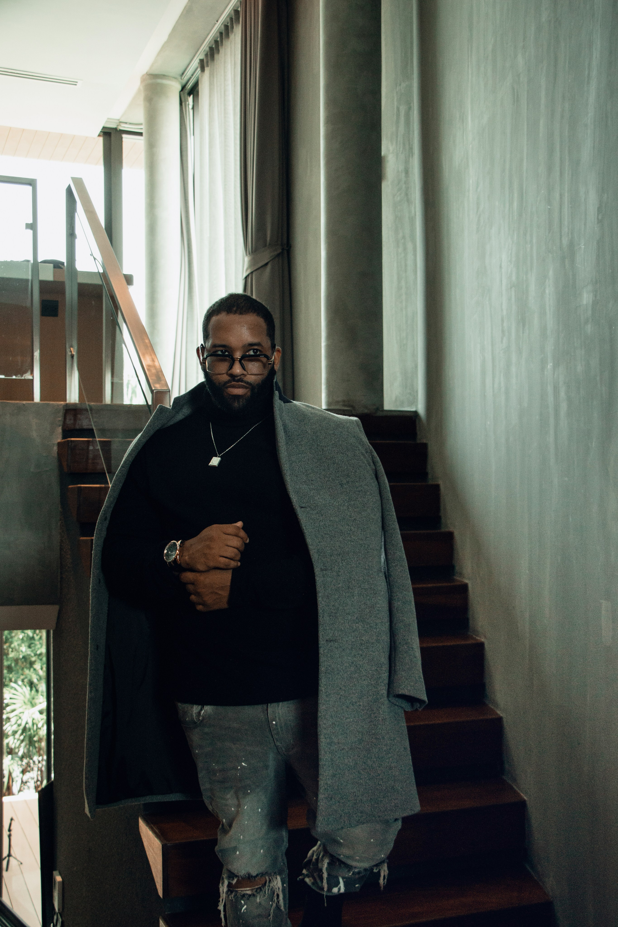 Remi Feliz. Portrait photographer in Thailand