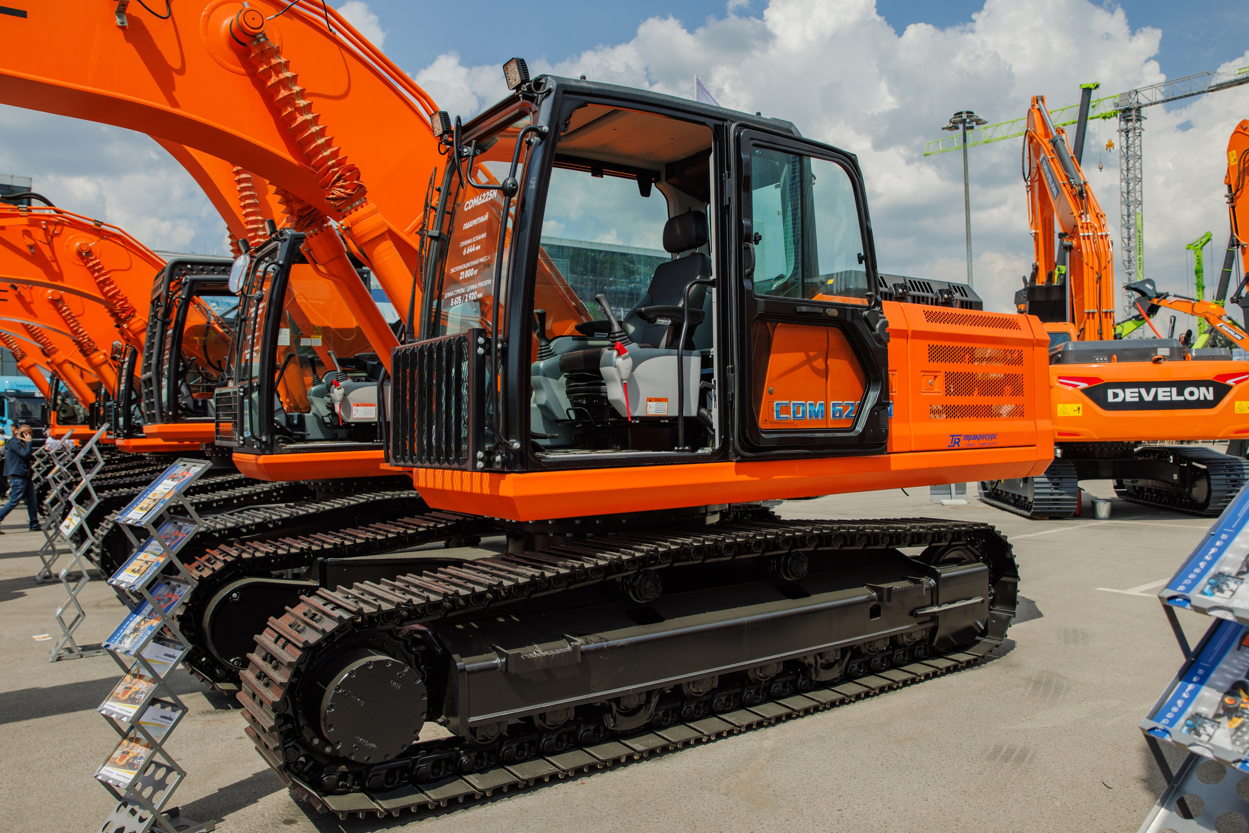 Выставка Спец. Техники. Фотограф Москва Шептаев Артём