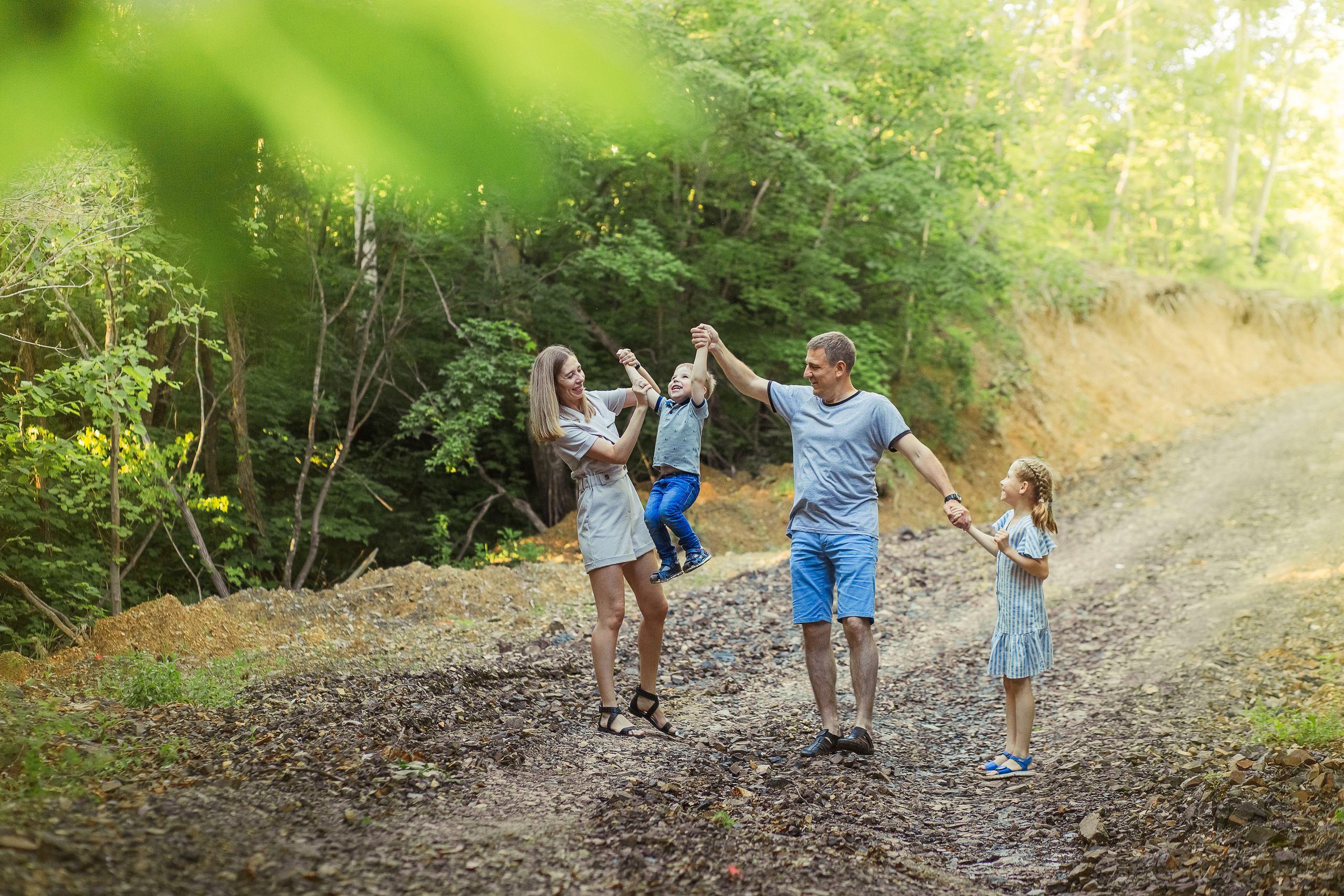 СЕМЕЙНЫЕ ФОТОСЕСИИ НА УЛИЦЕ. Семейный, свадебный, контент фотограф, крещение, в