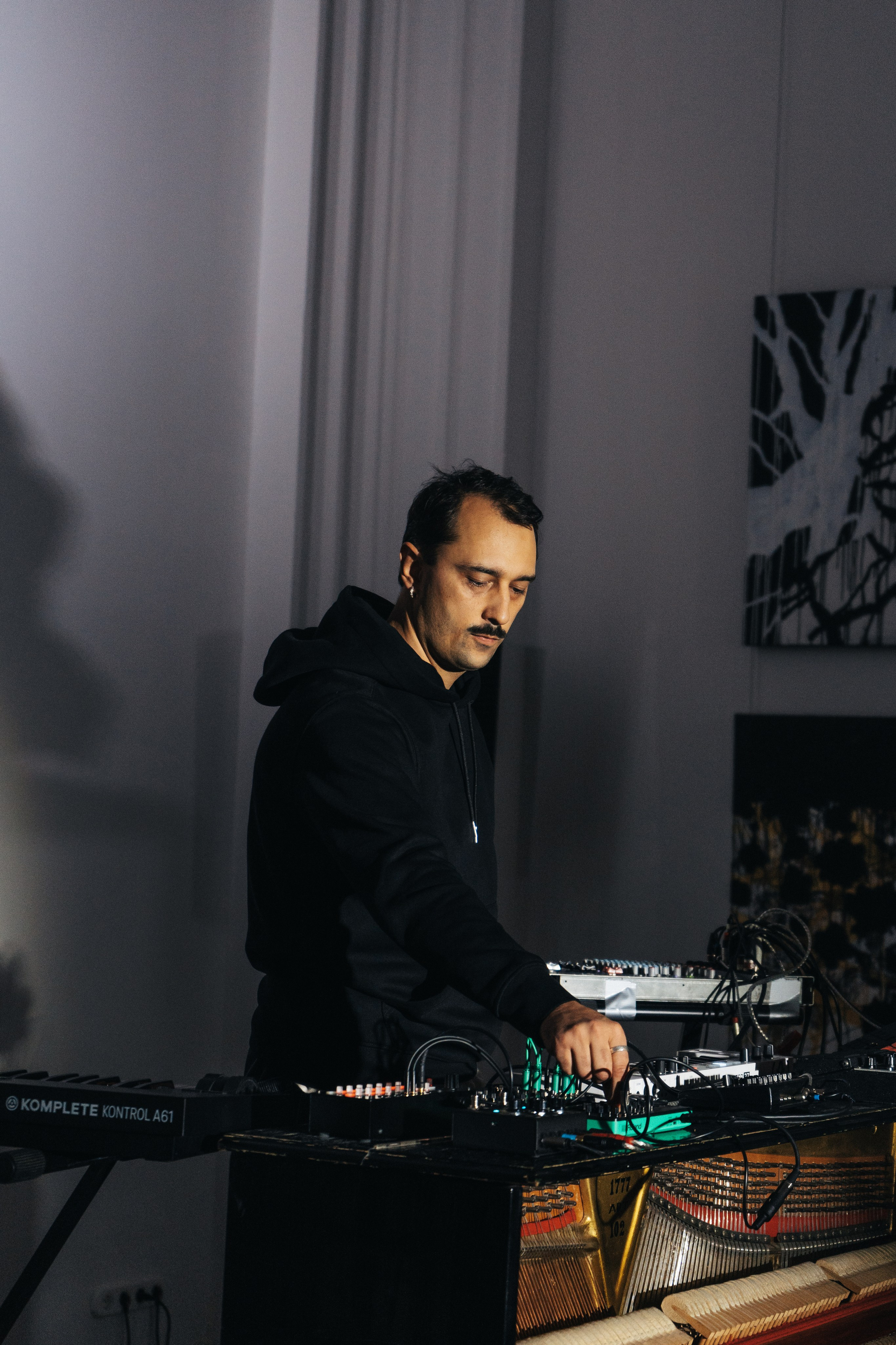 Выставка Юрия Литарова. Всё рождается. Всё продолжается. Портретный фотограф Нижний Новгород