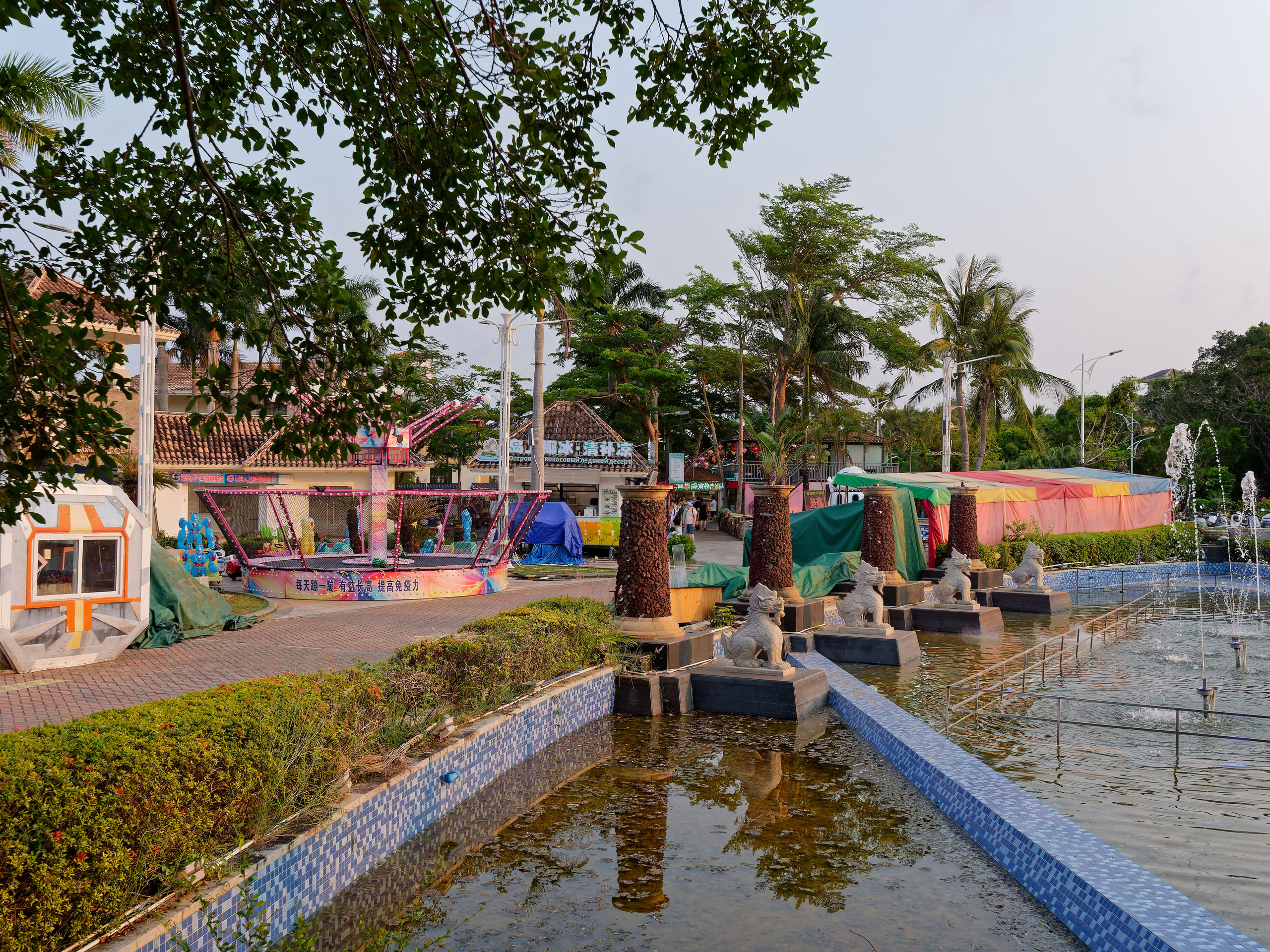 Хайнань 2026, улицы Ялунвань и Саньи. Фотопрогулки по Миру